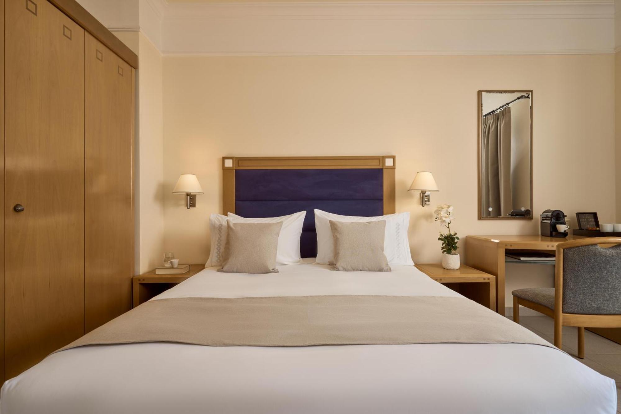 Double or Twin Room Garden View