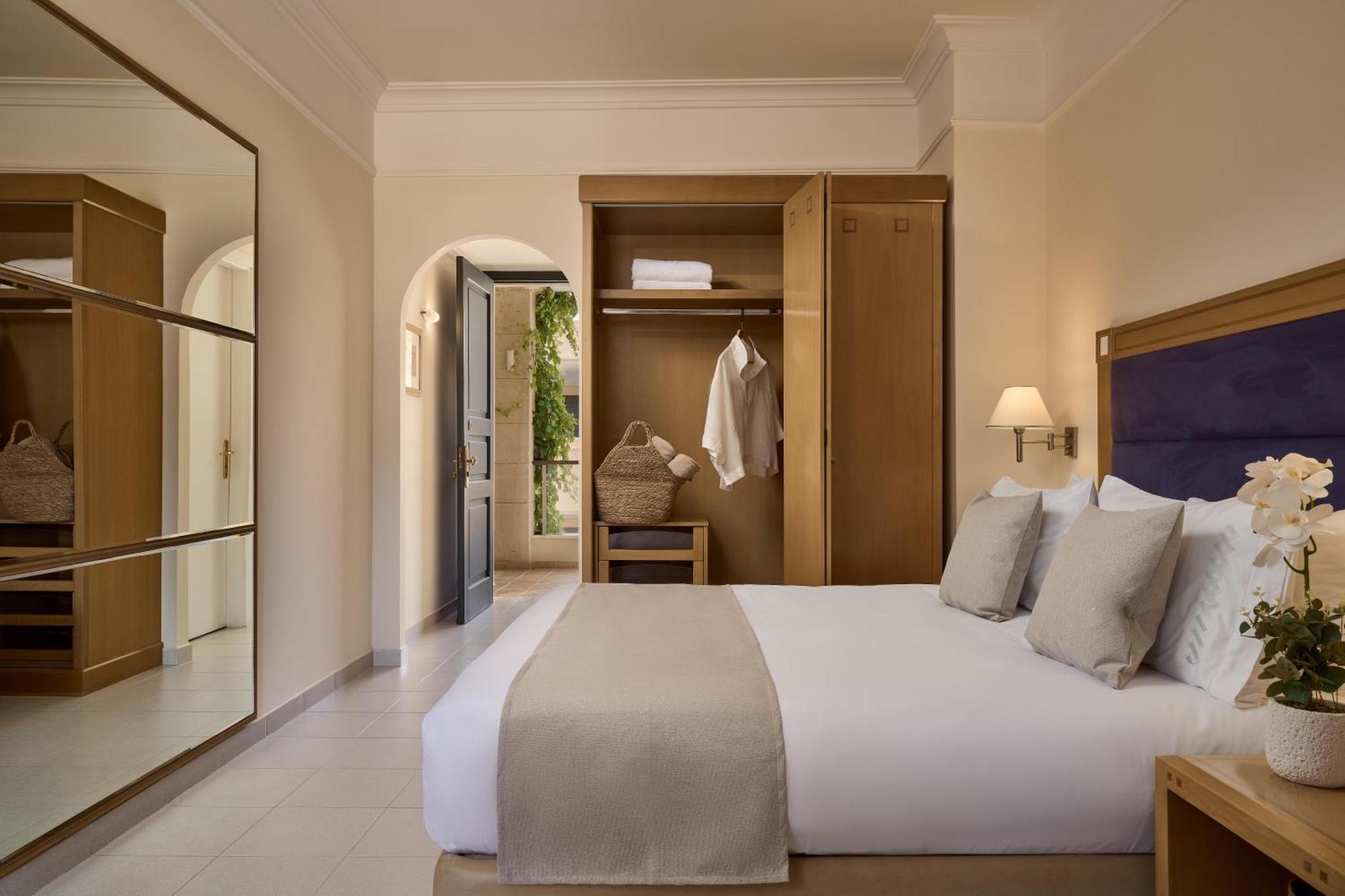 Double or Twin Room Garden View