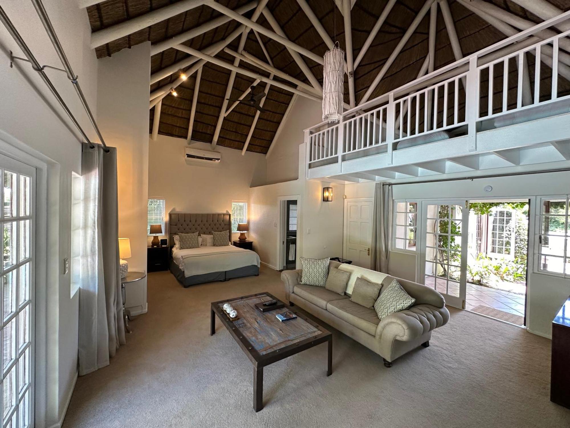 Honeymoon or Family Suite Bloemenbeek