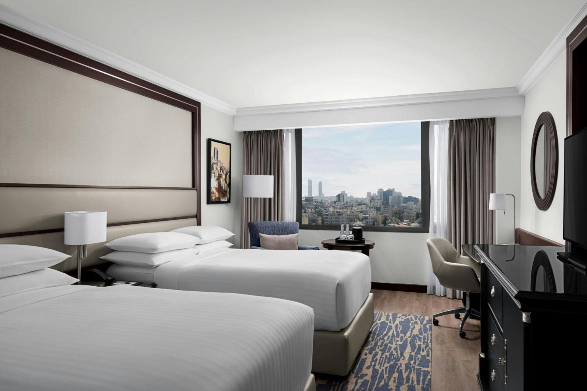Deluxe Room Guestroom 1 King