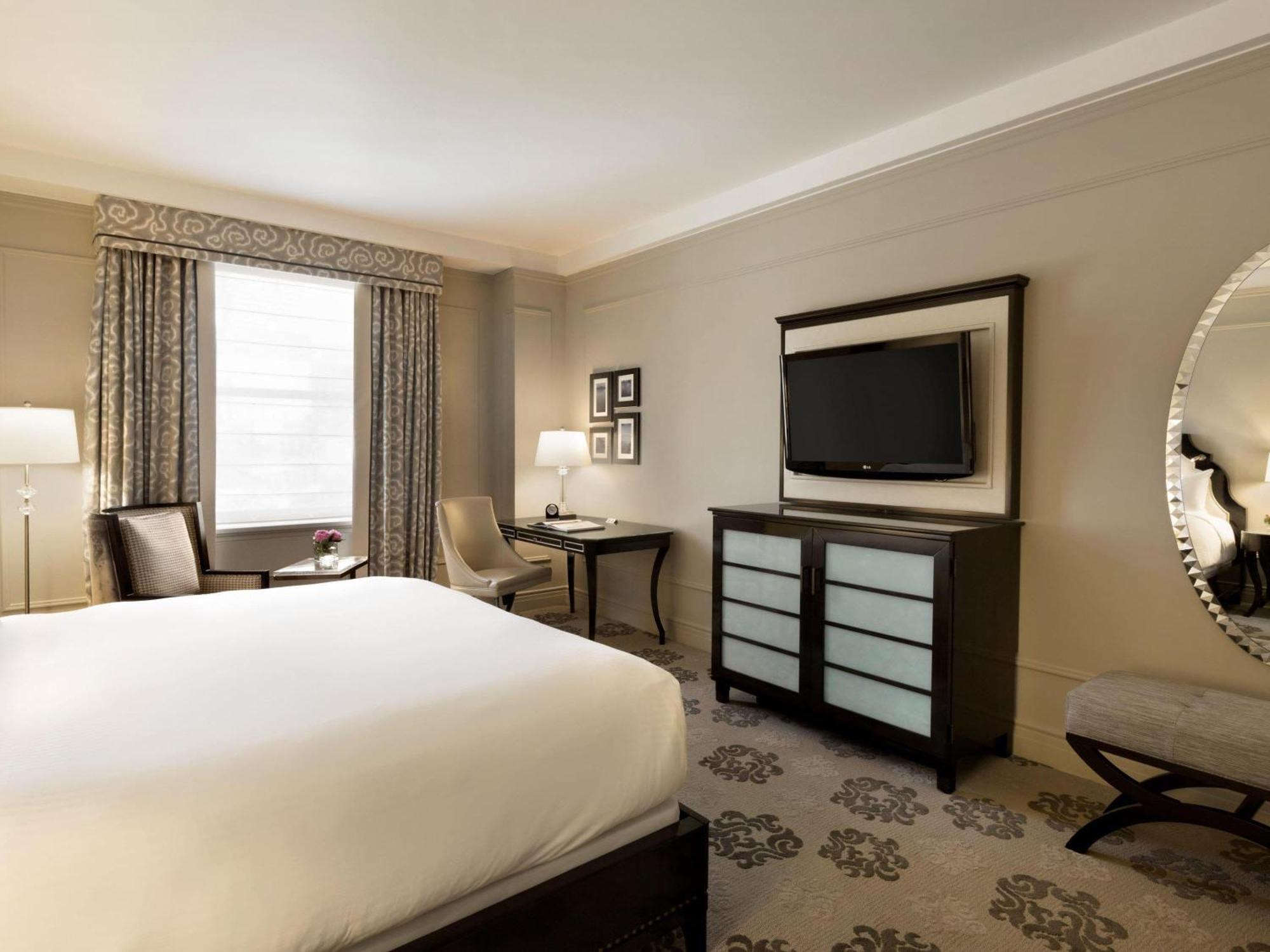 Fairmont Room with King Bed