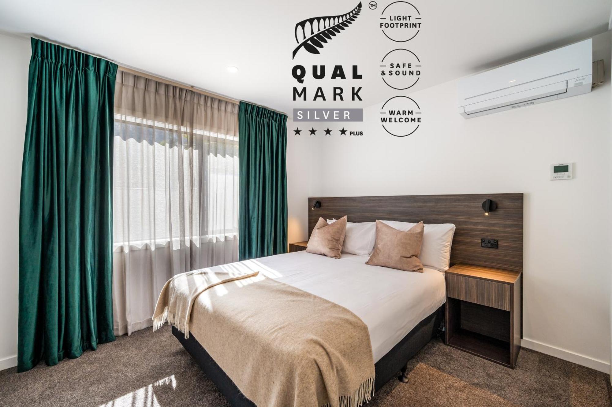 Luxe Two Bedroom Suite Private Garden