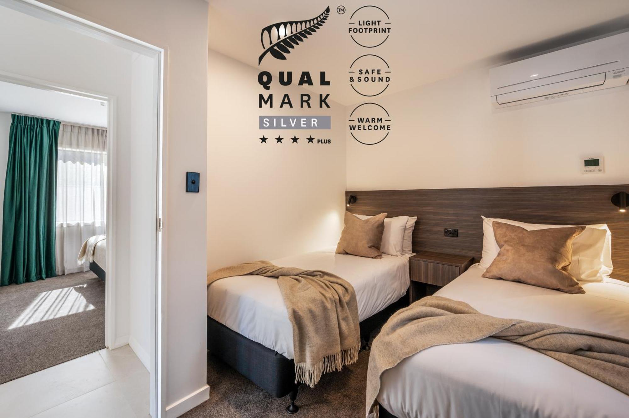 Luxe Two Bedroom Suite Private Garden
