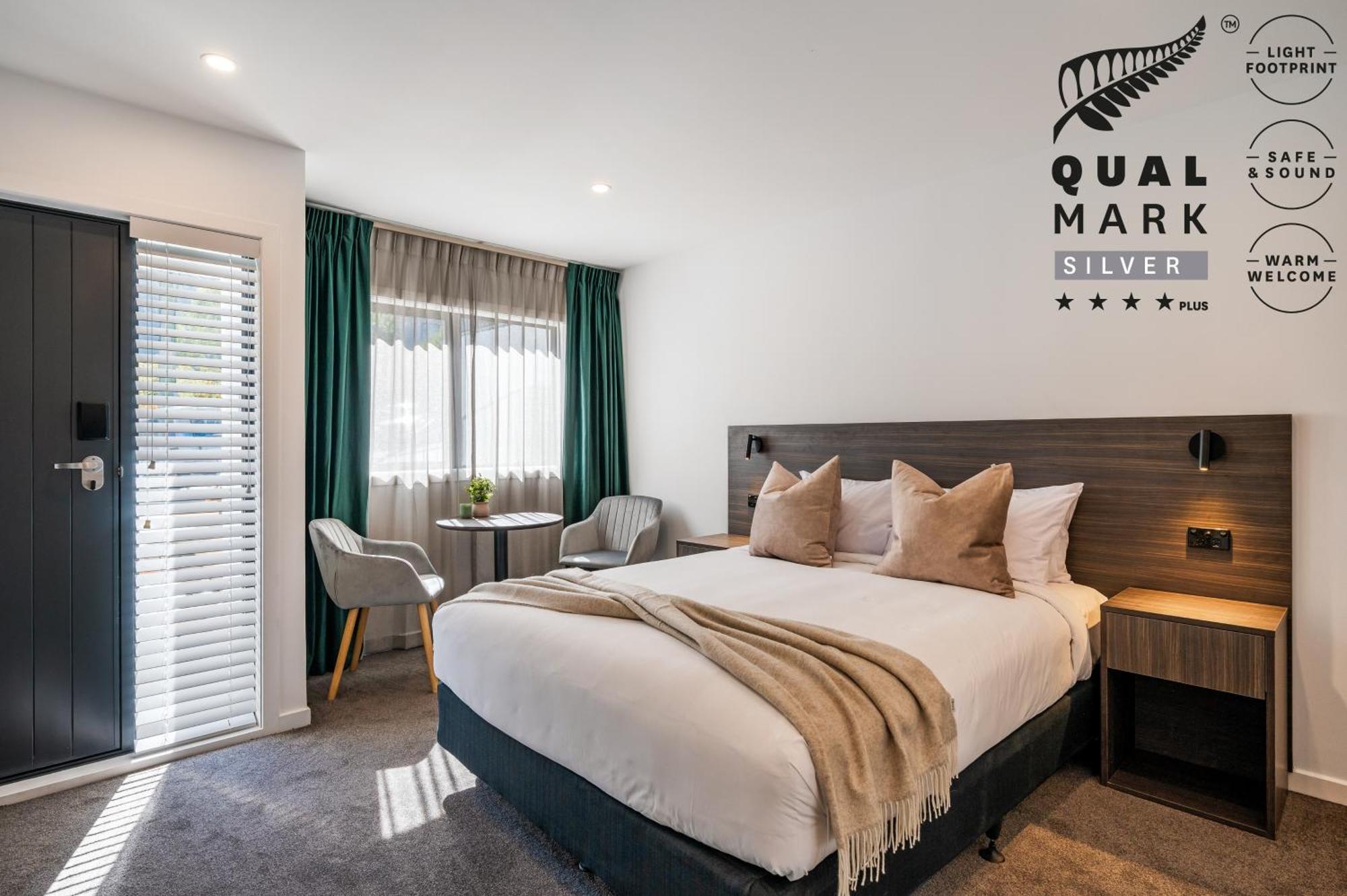 Luxe Queen Studio Mountain View