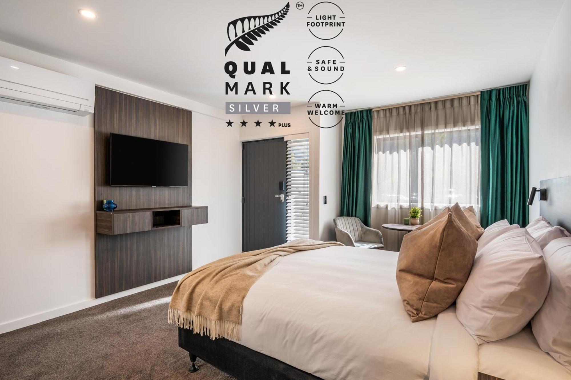 Luxe Queen Studio Mountain View