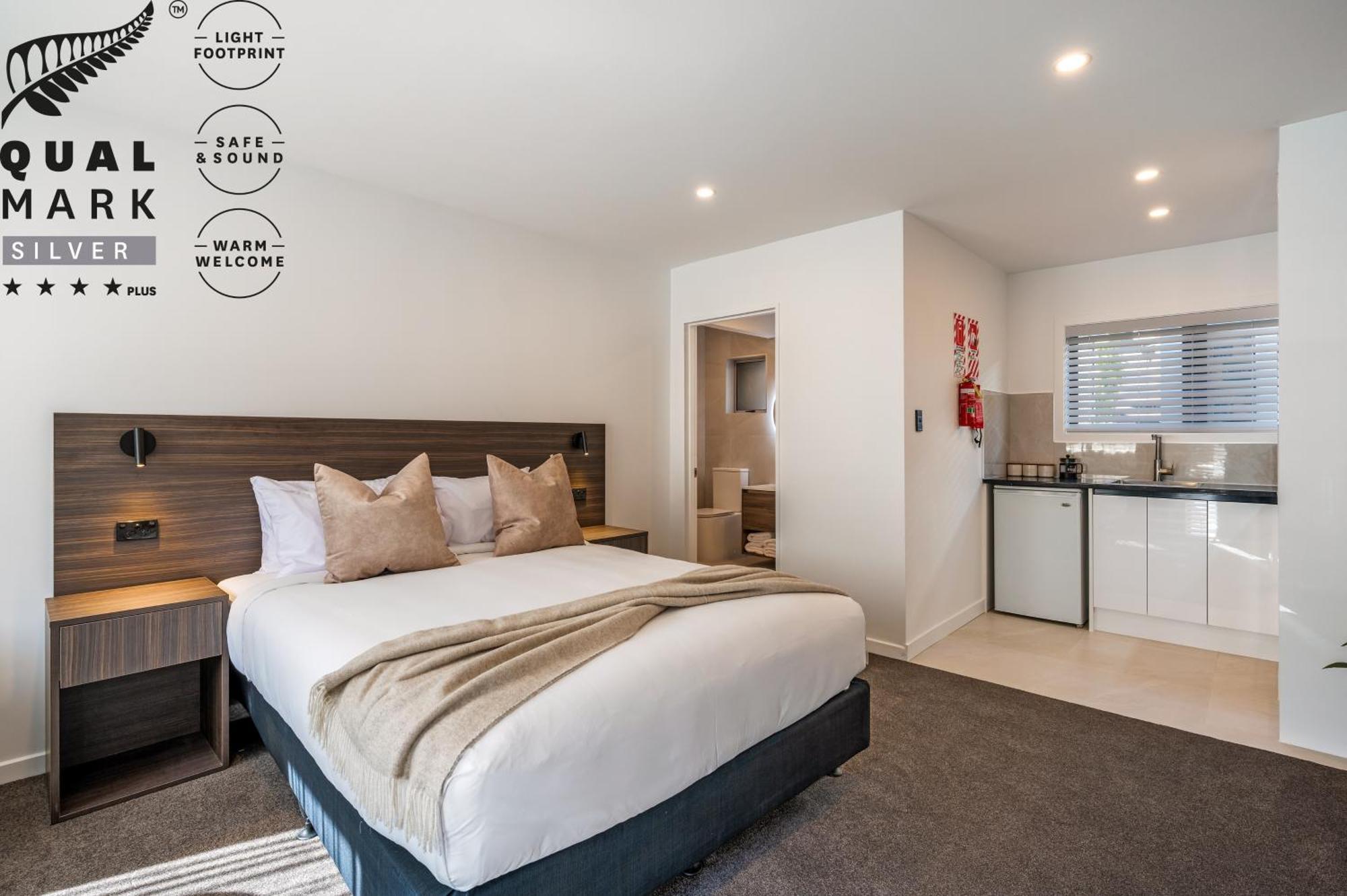 Luxe Queen Studio Mountain View