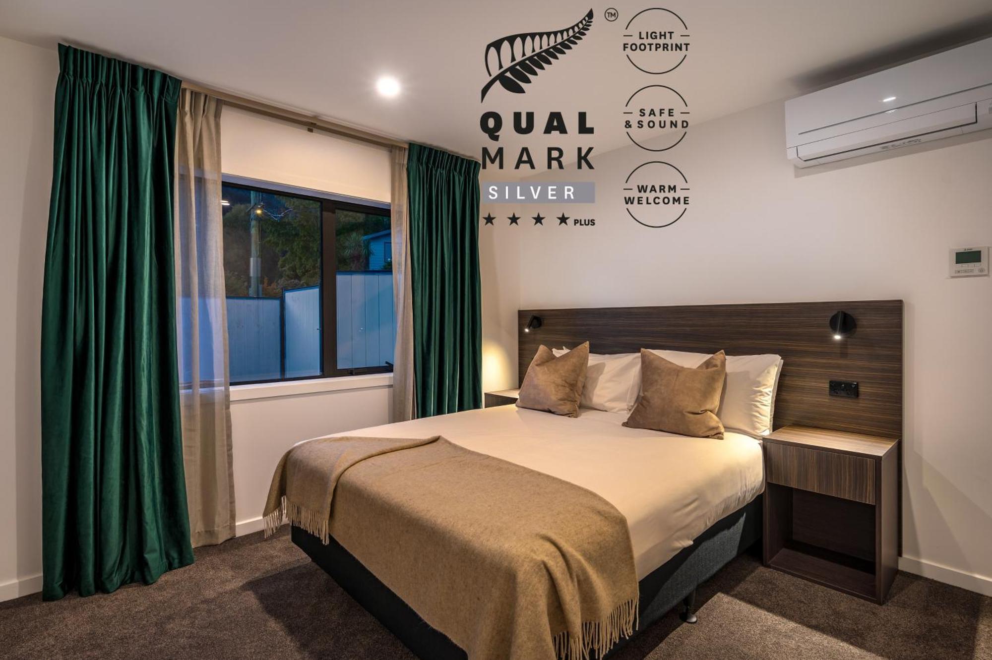 Luxe Two Bedroom Suite Private Garden