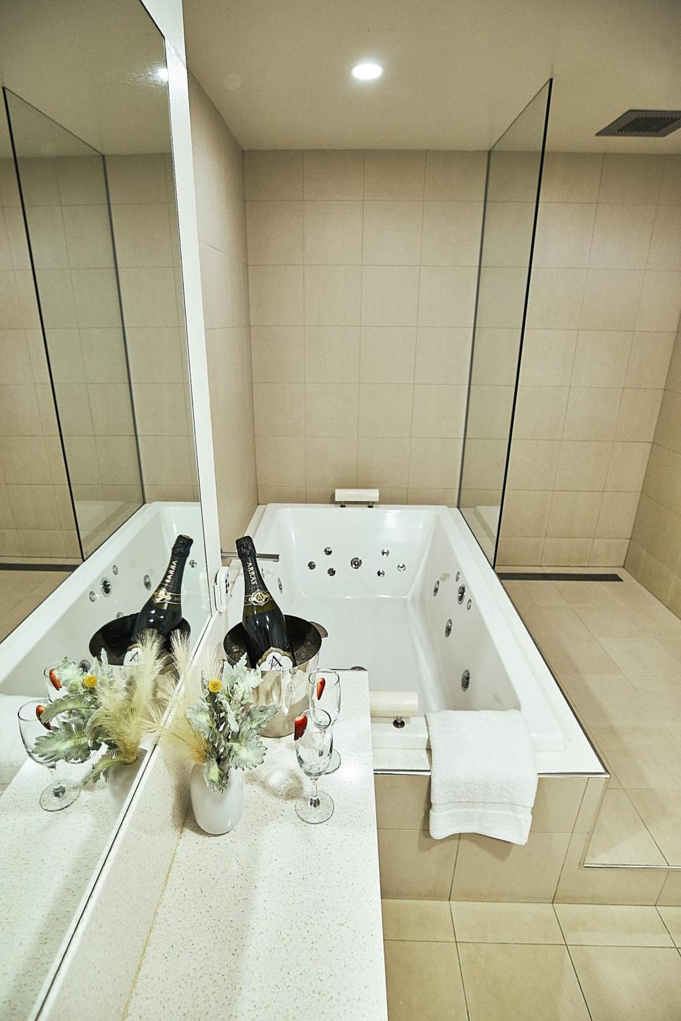 Executive Spa Suite