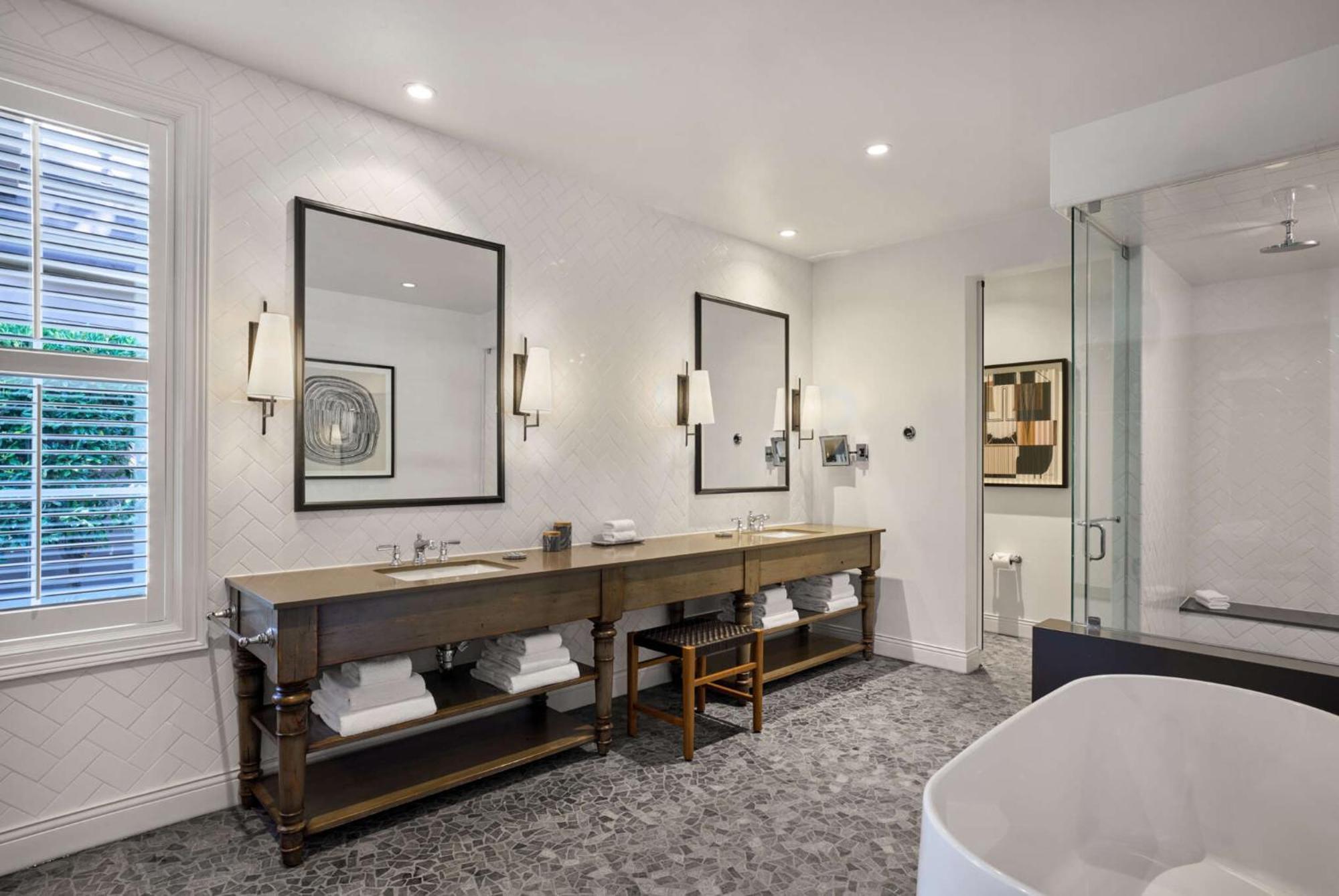 Premium Suite