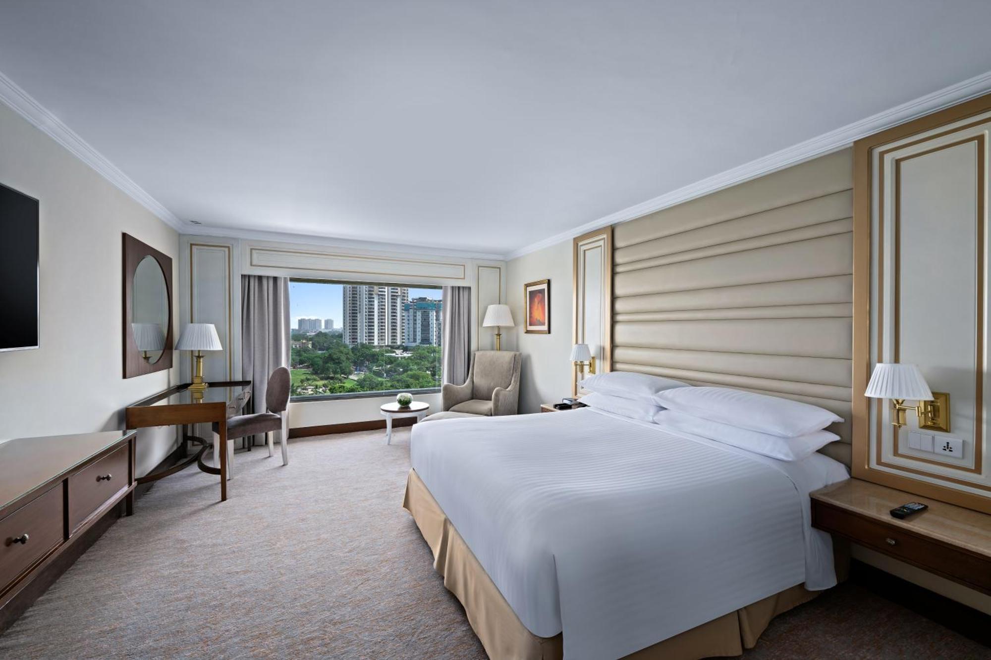 Deluxe King Guest room 1 King