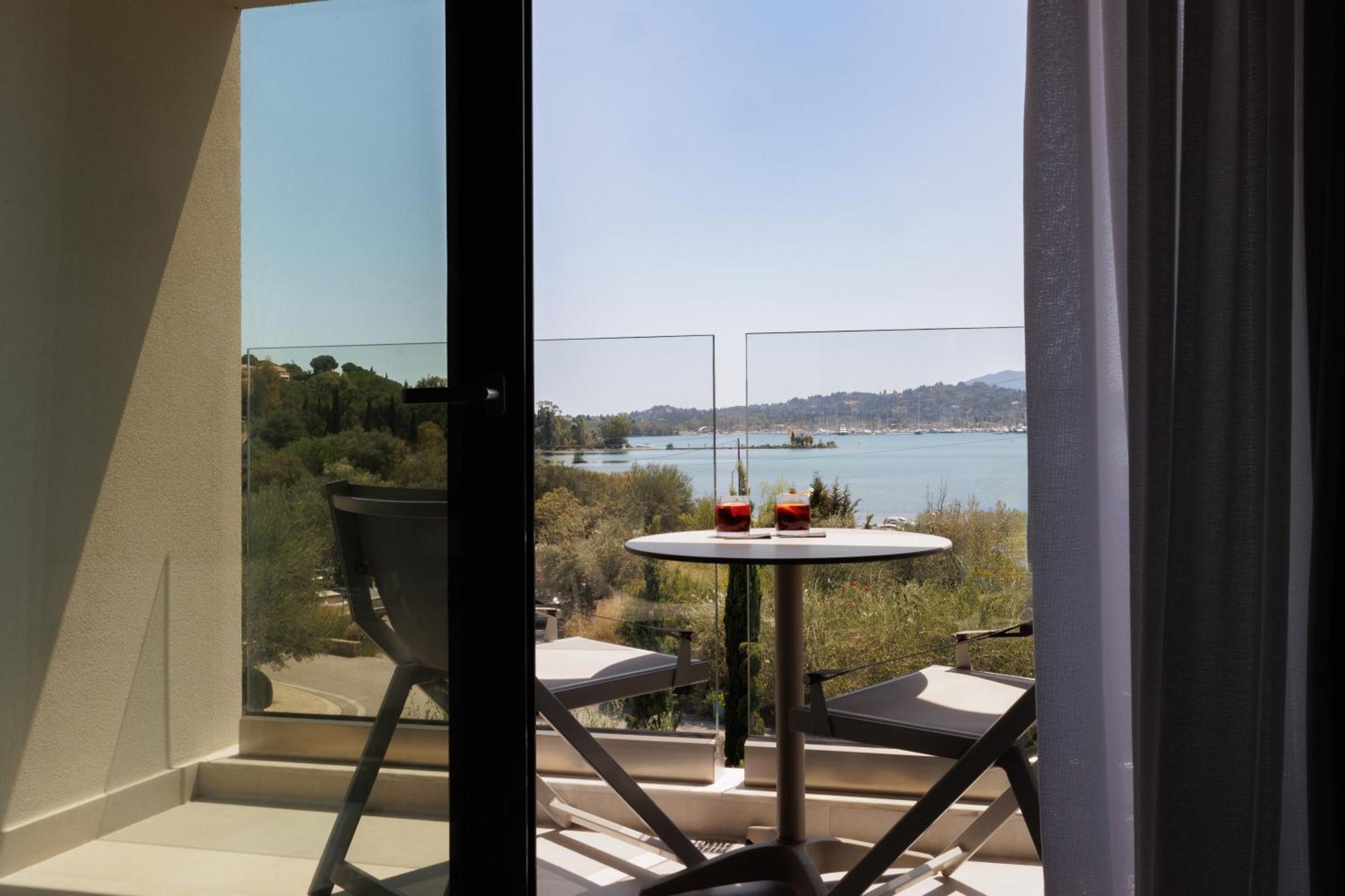 Deluxe Double or Twin Room Sea View