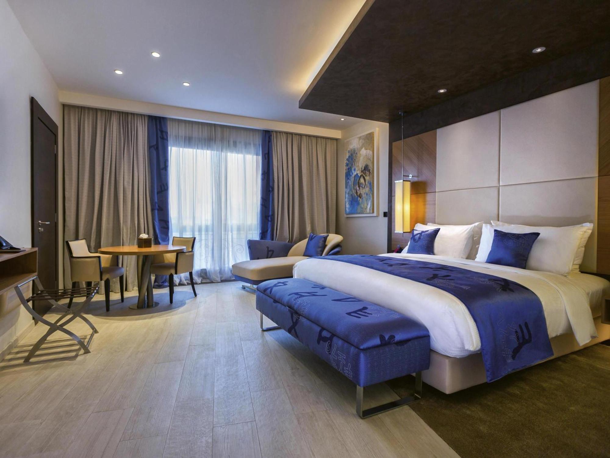 Deluxe King Room with Lake View