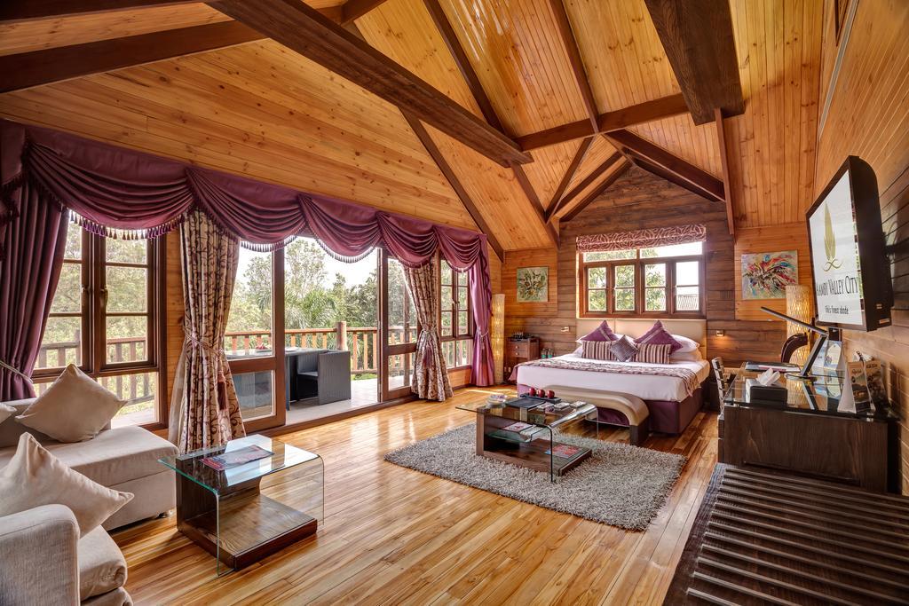Aussie Wooden Chalet,173207304:JPEG
