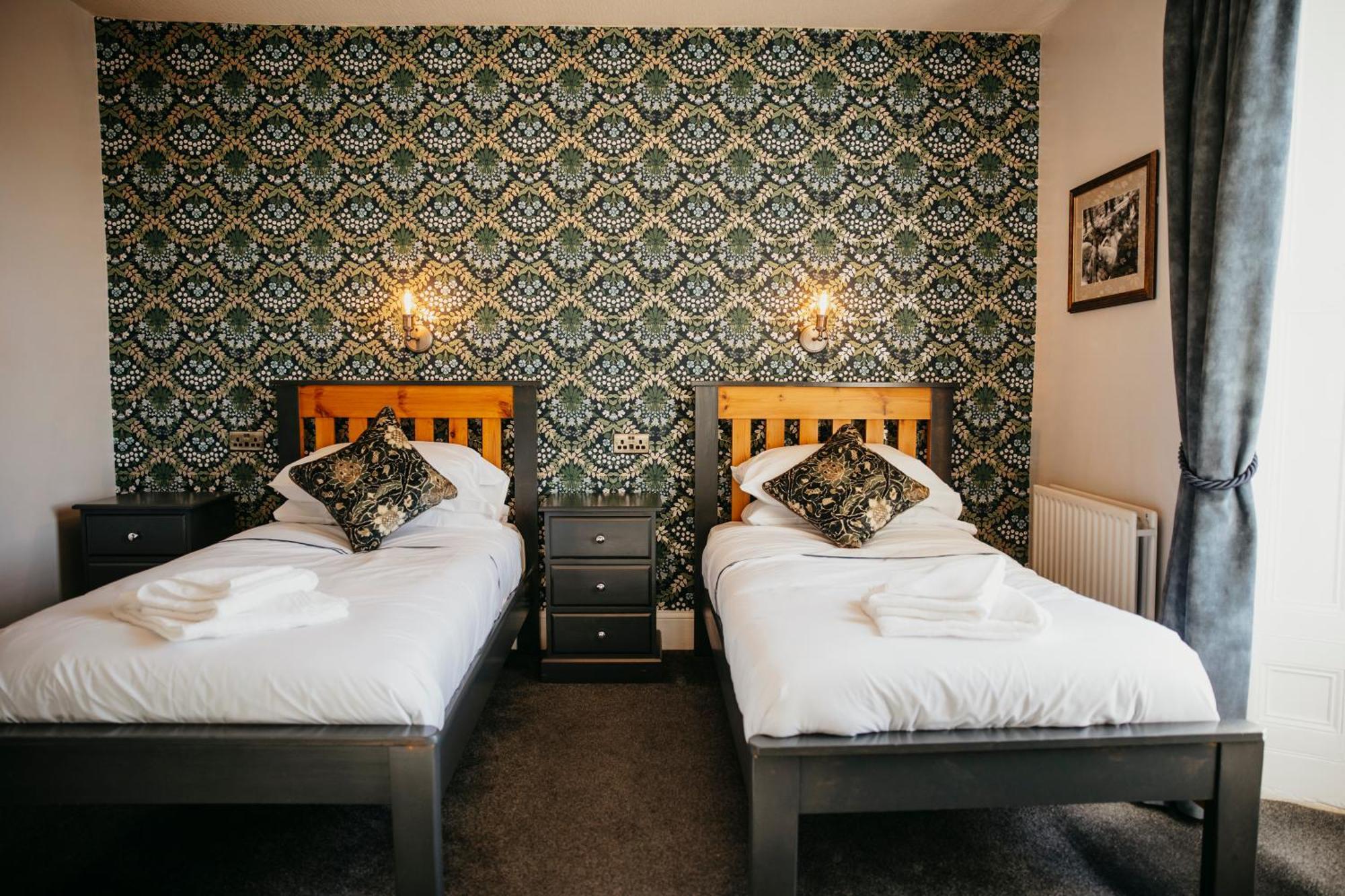 Twin Room,1735242300:JPEG