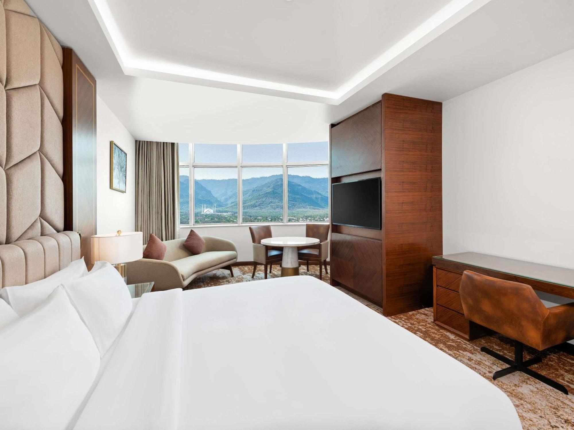 Deluxe King Room,1735268144:JPEG