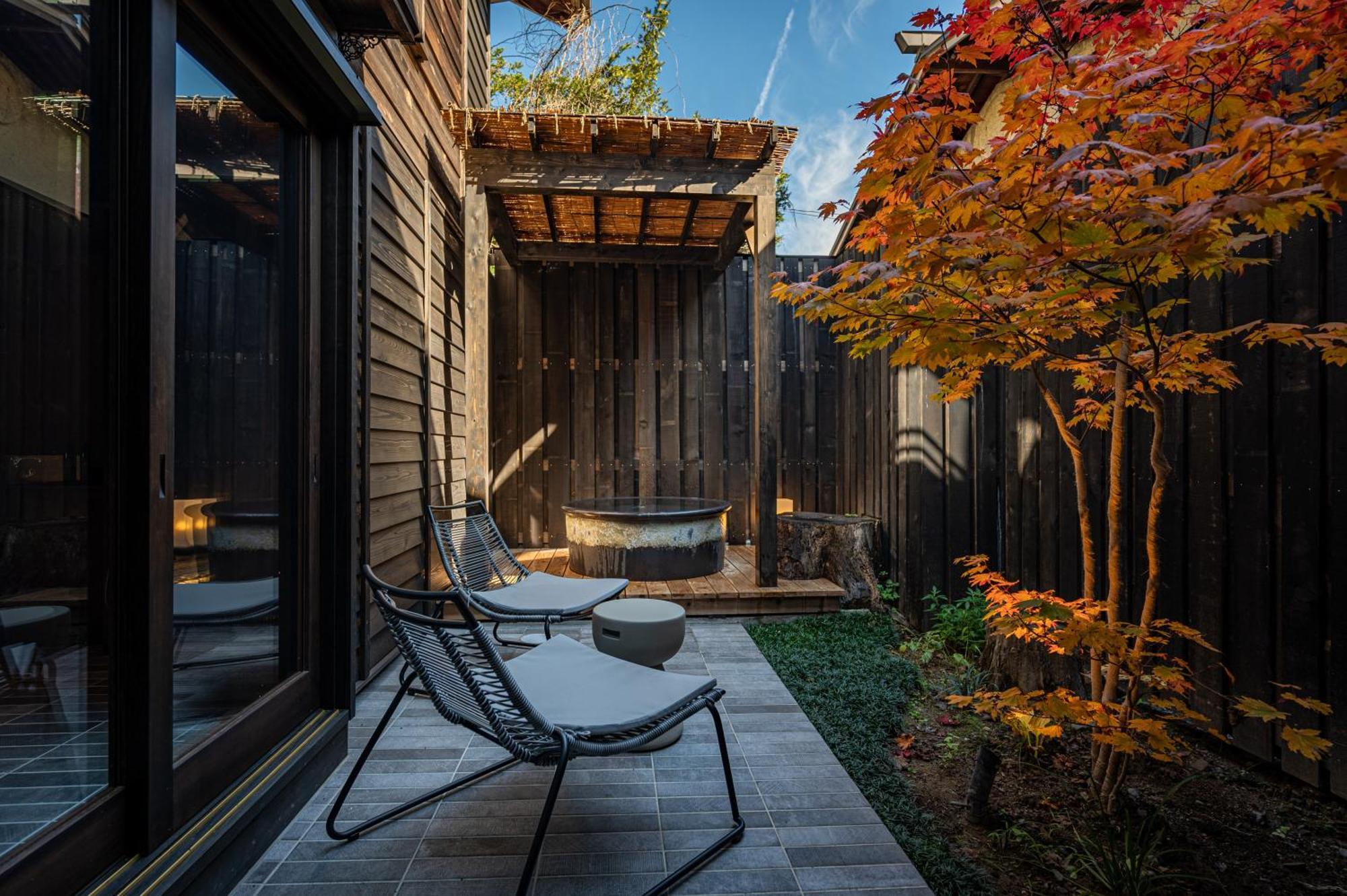 Studio with Garden View - Mail Building - 106