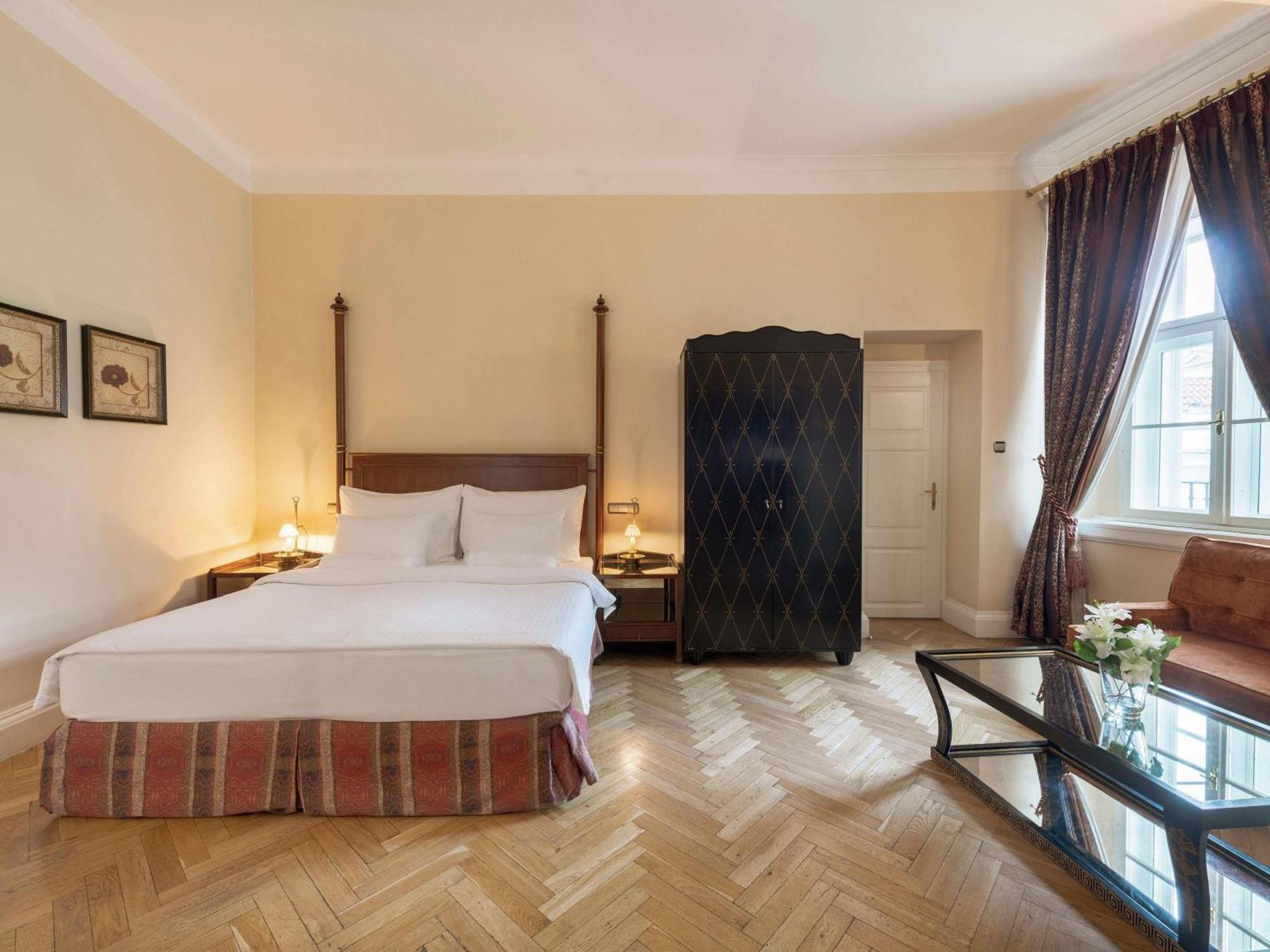 Superior King Room