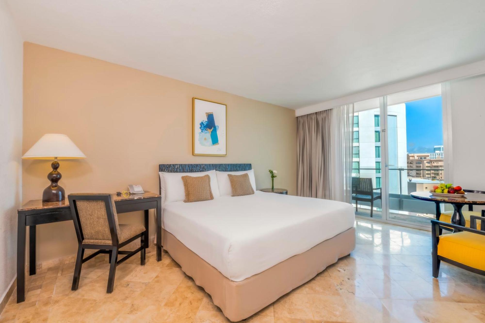 Standard Room 1 King Bed