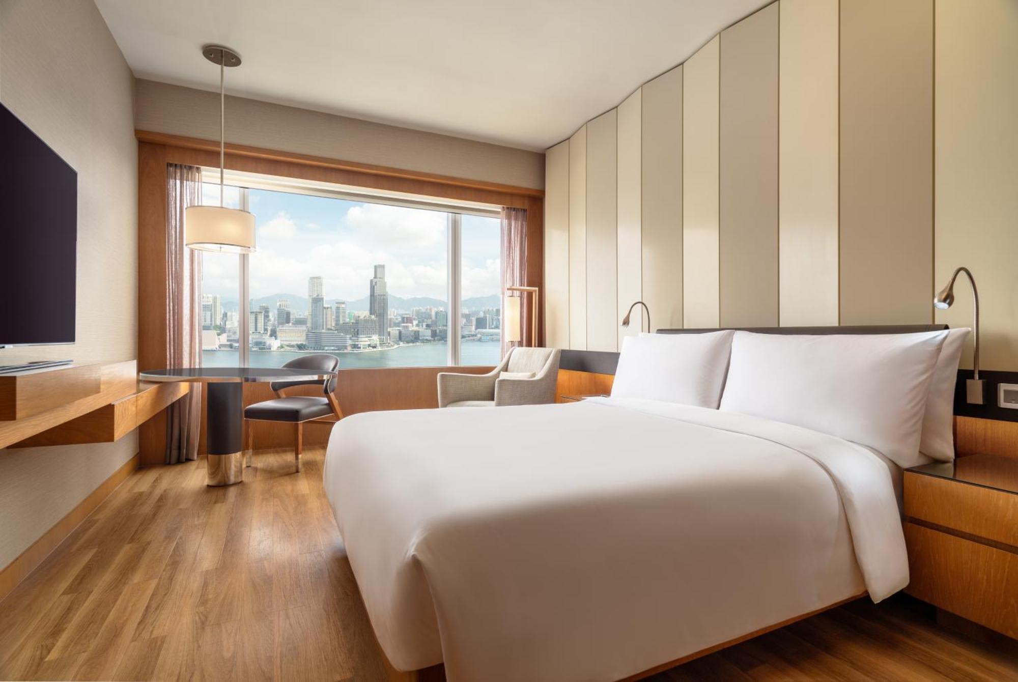 Queen Room Victoria Harbour View