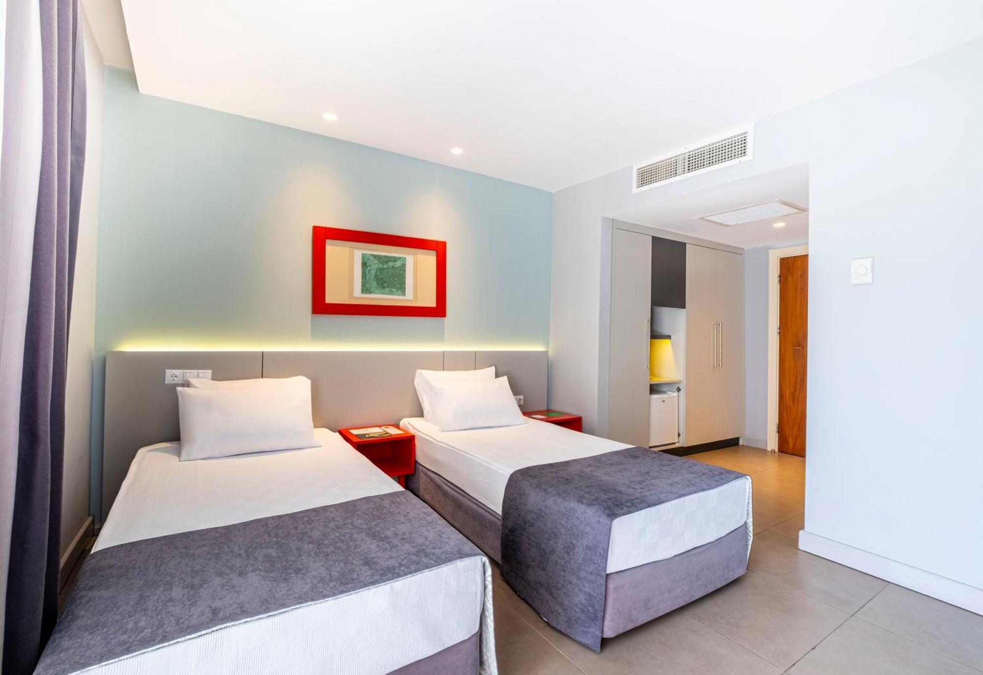 Standard Double or Twin Room,1739418318:JPEG