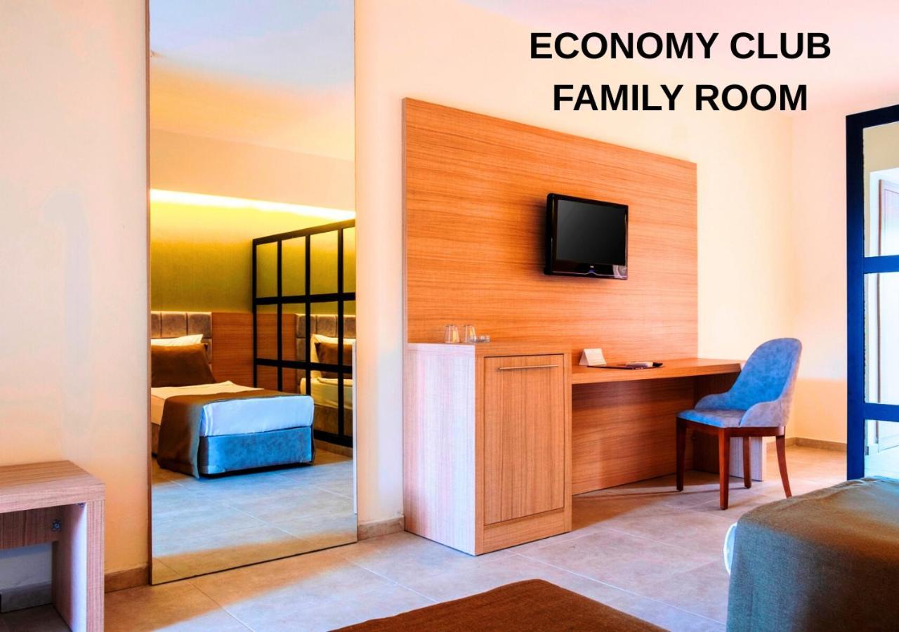 Economy Club Family Room
