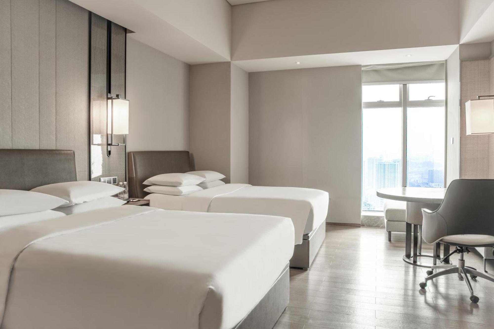 Deluxe Twin Room City View