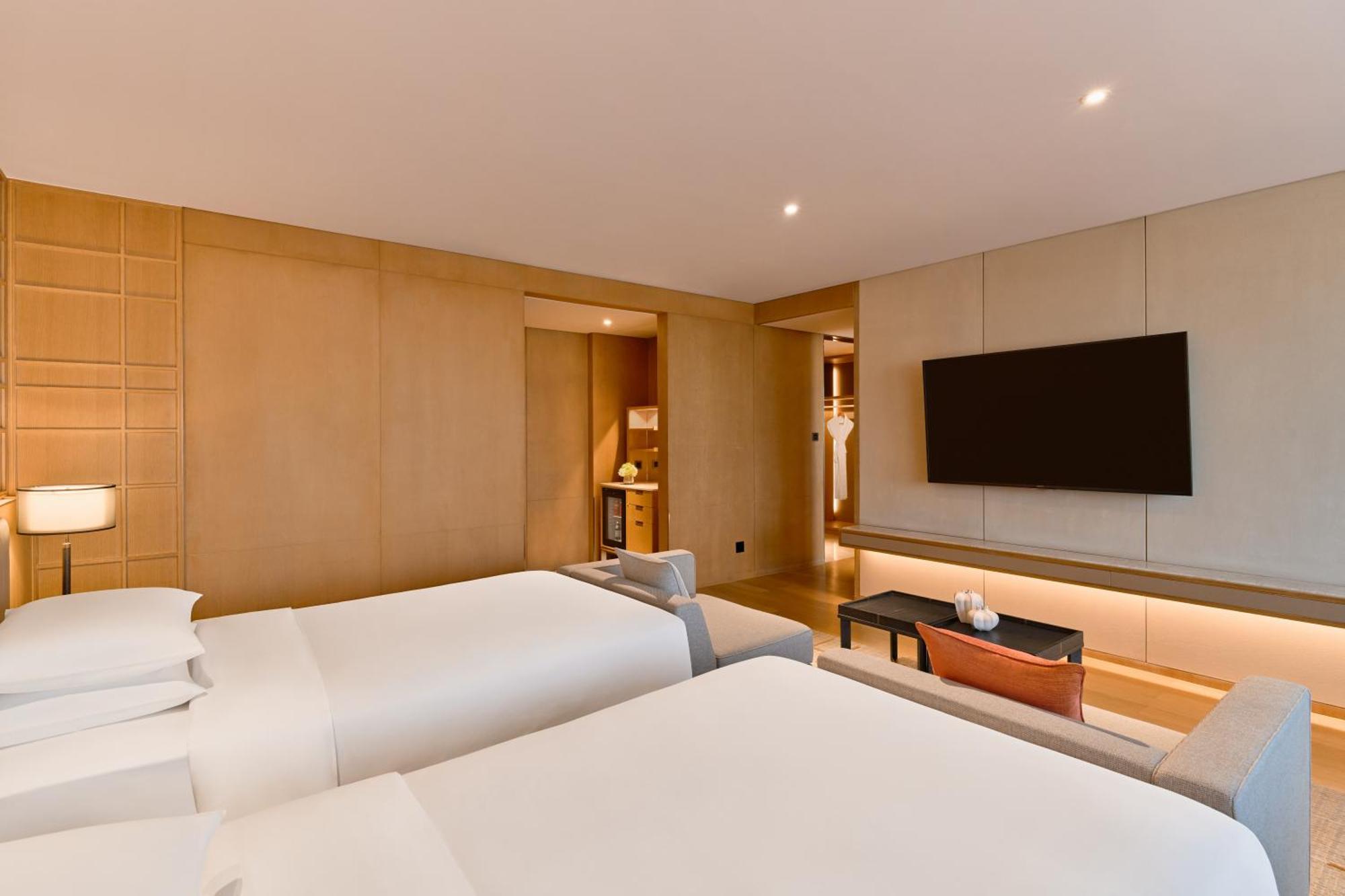Deluxe Twin Room Two Twin Beds