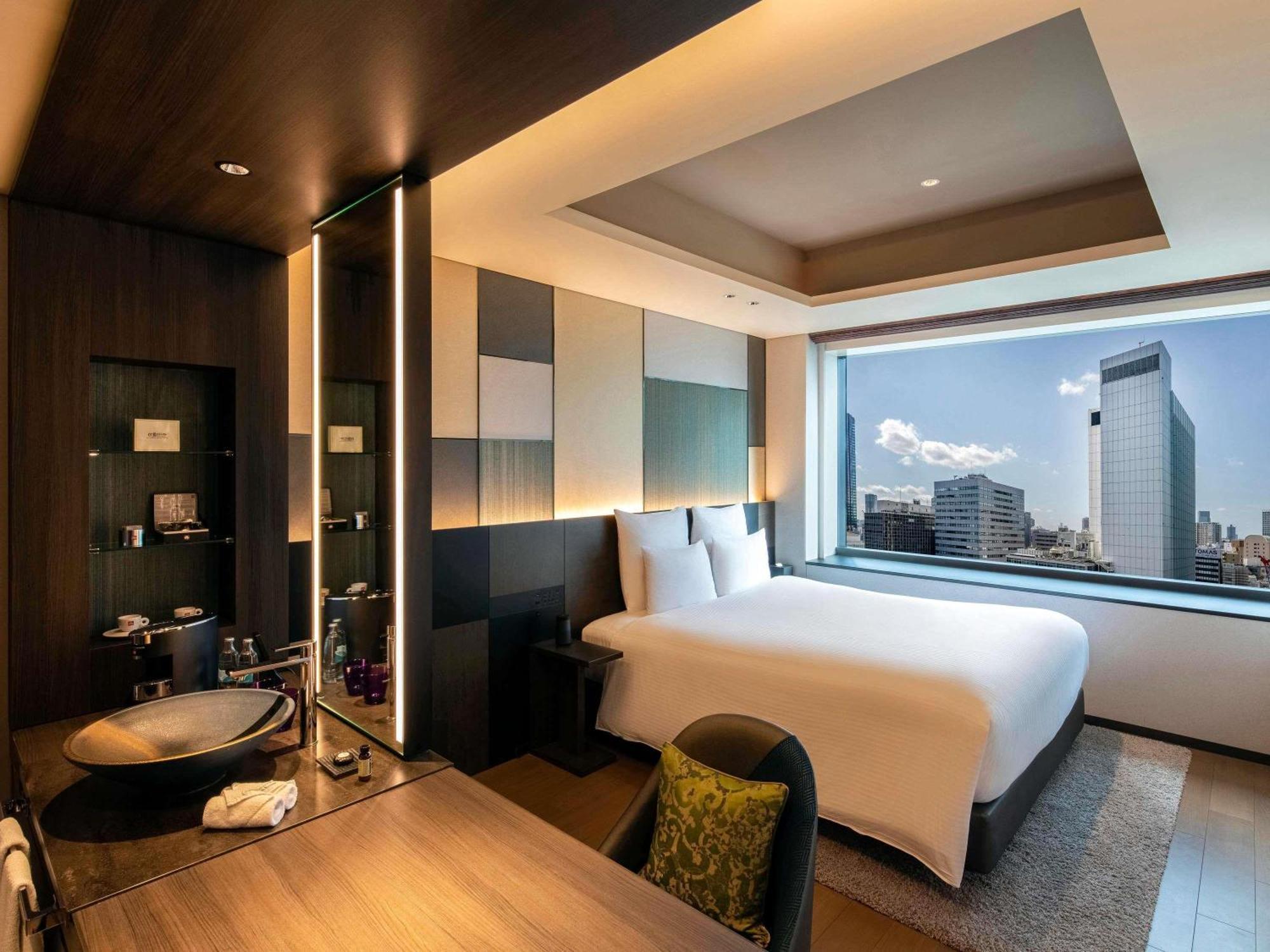Superior Executive King Room Lounge Access