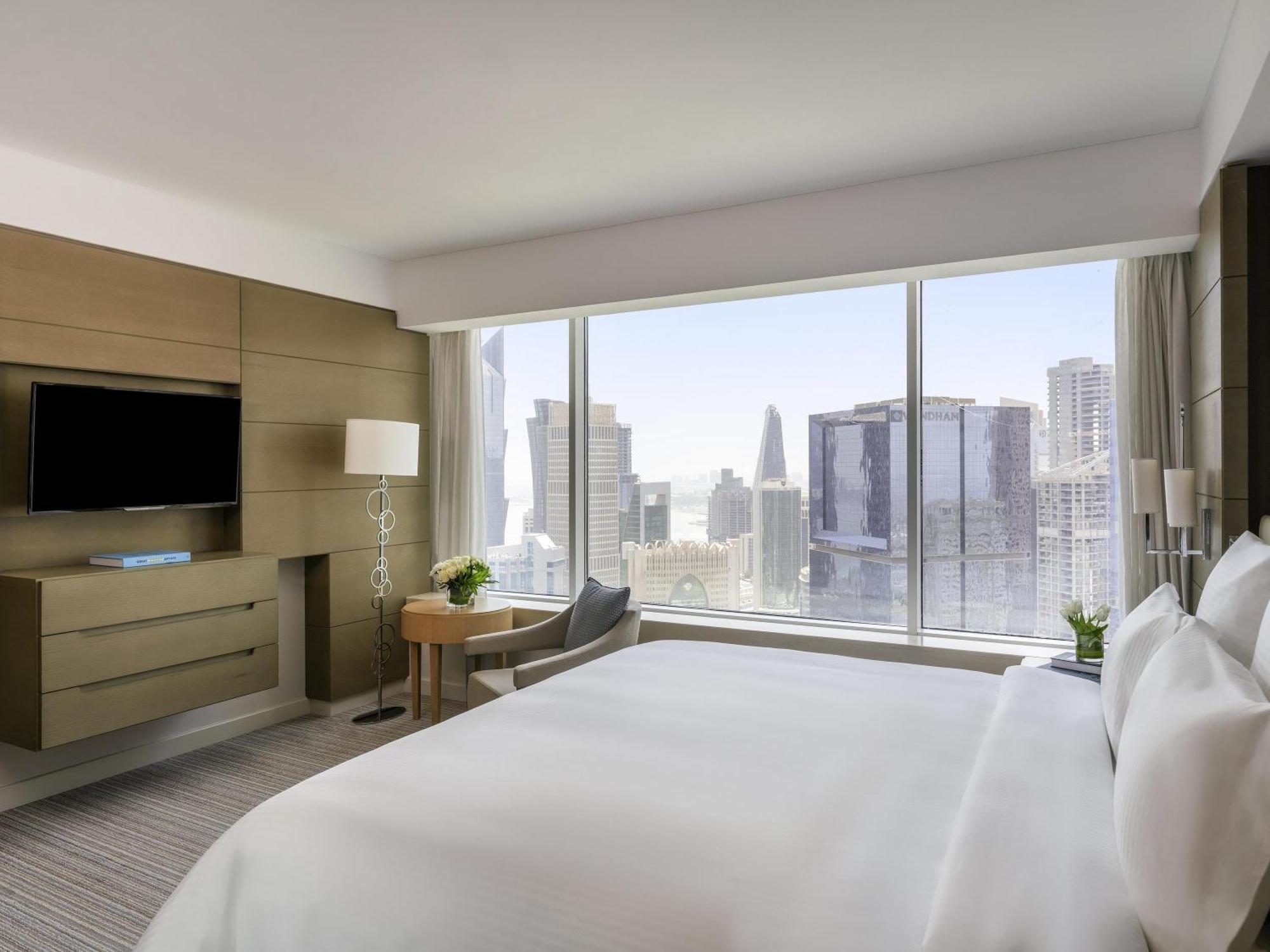 Superior Executive King Room Lounge Access