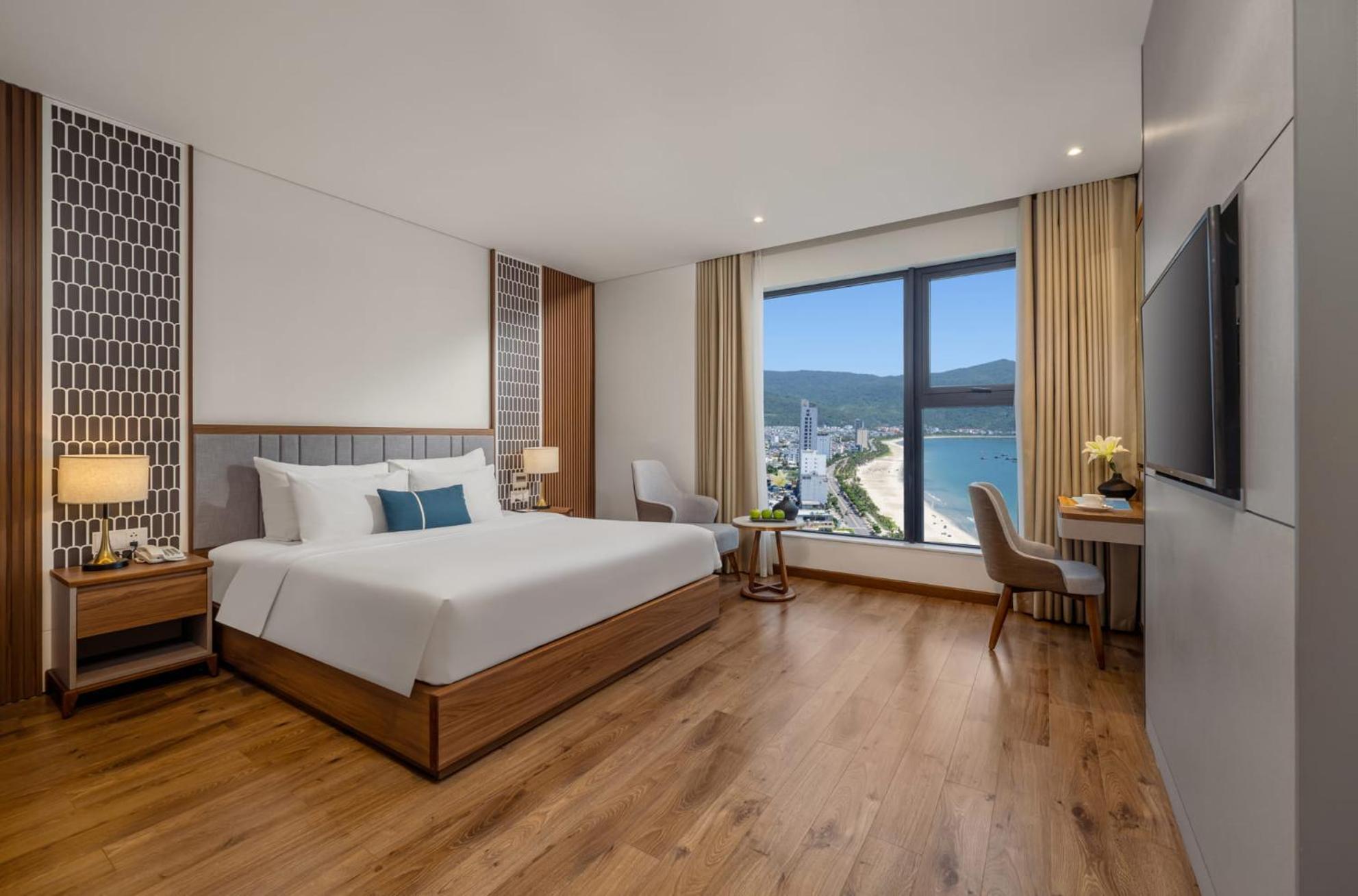 Deluxe Queen Room Ocean View Afternoon Tea