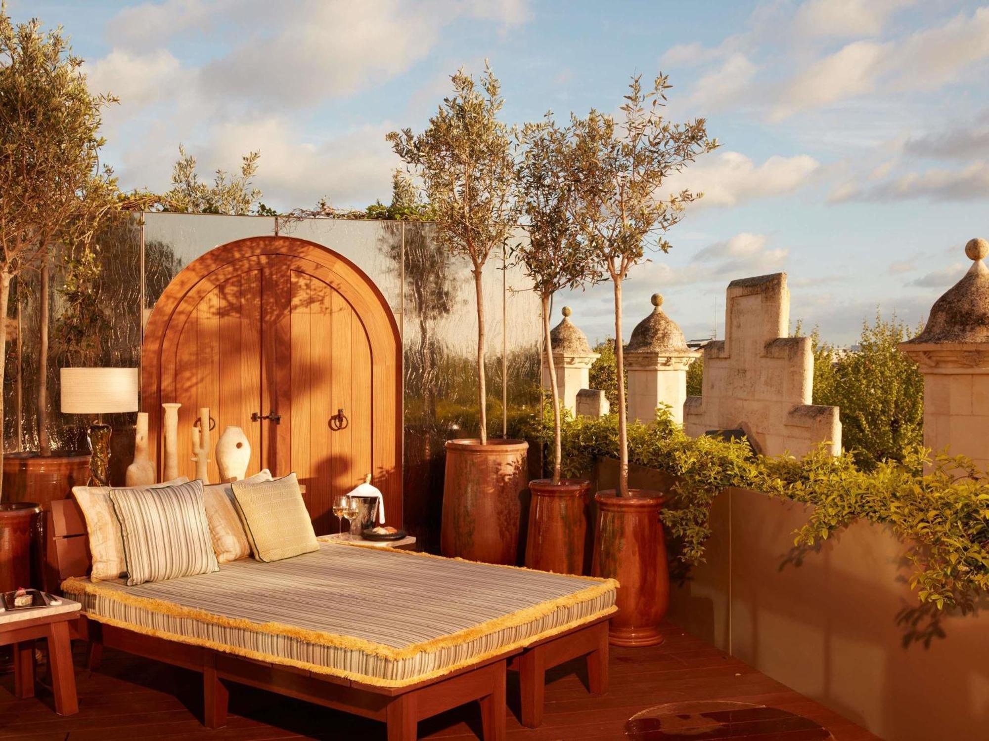 Mondrian Terrace Suite,1739998269:JPEG