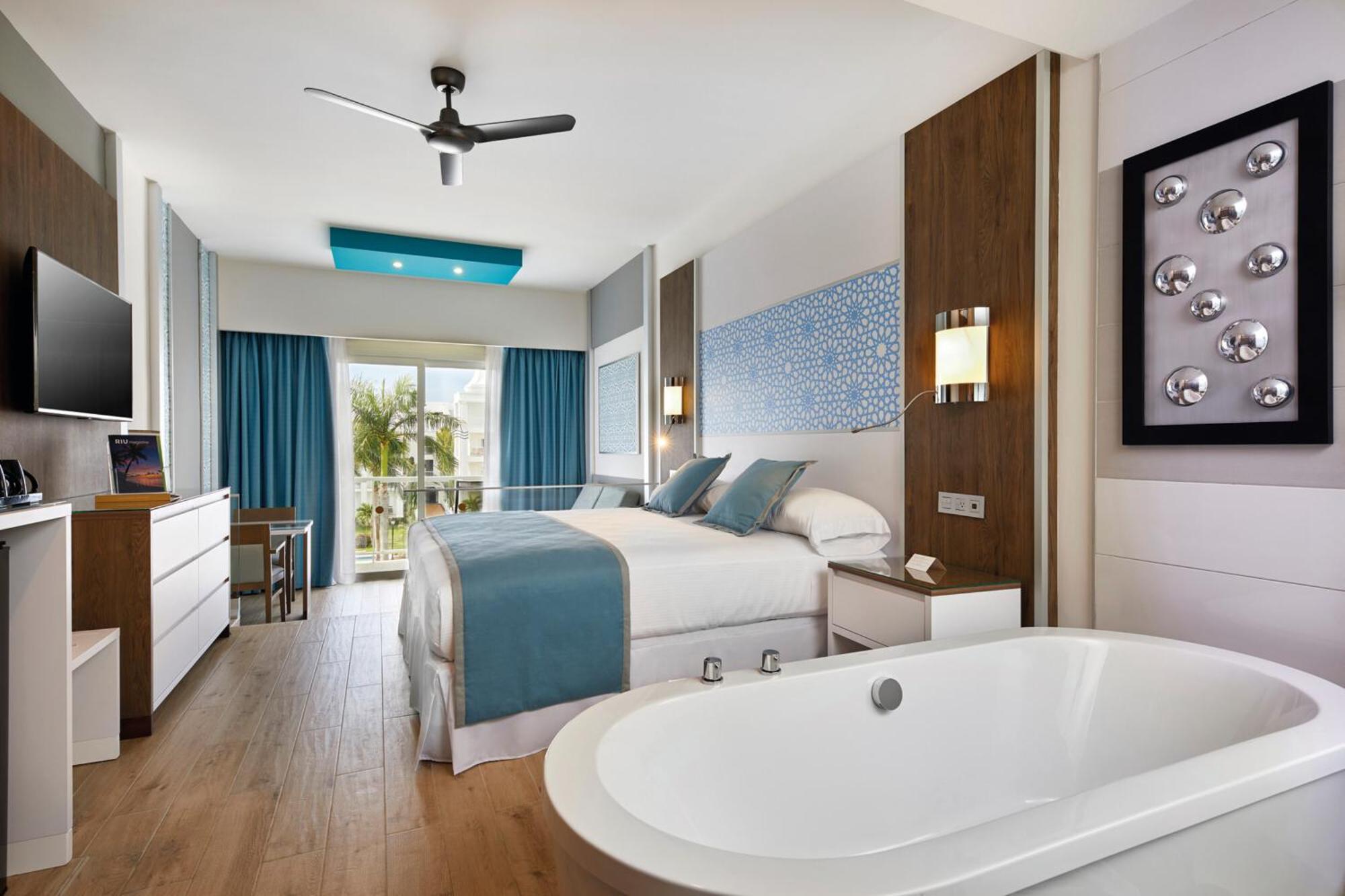 Junior Suite,1740792220:JPEG