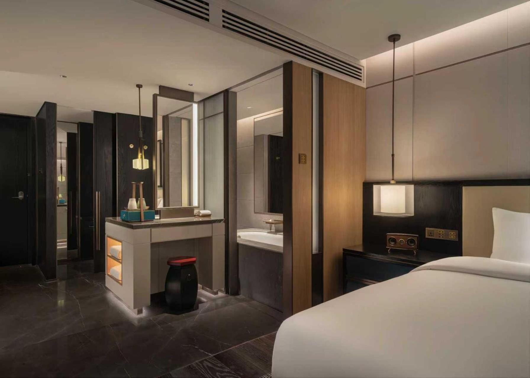 Premium King Room