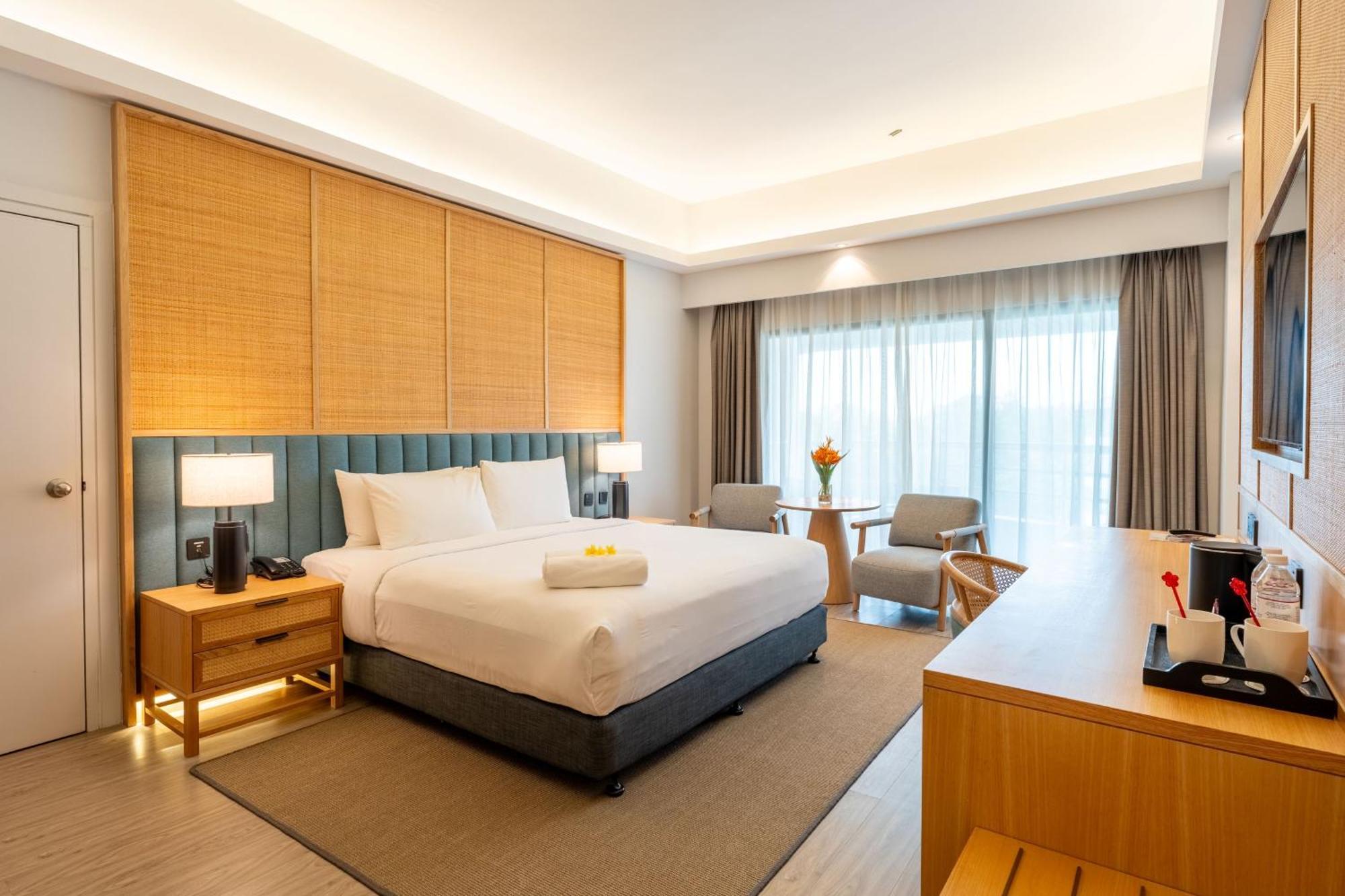 Deluxe King Room,1758527261:JPEG