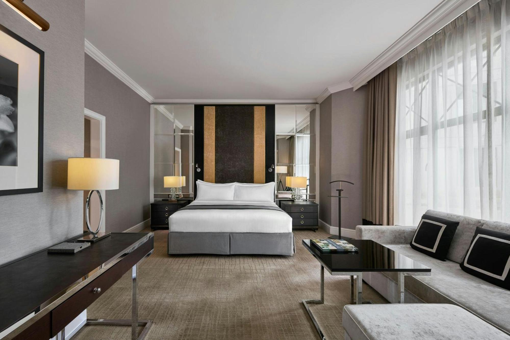 Executive Deluxe King Room
