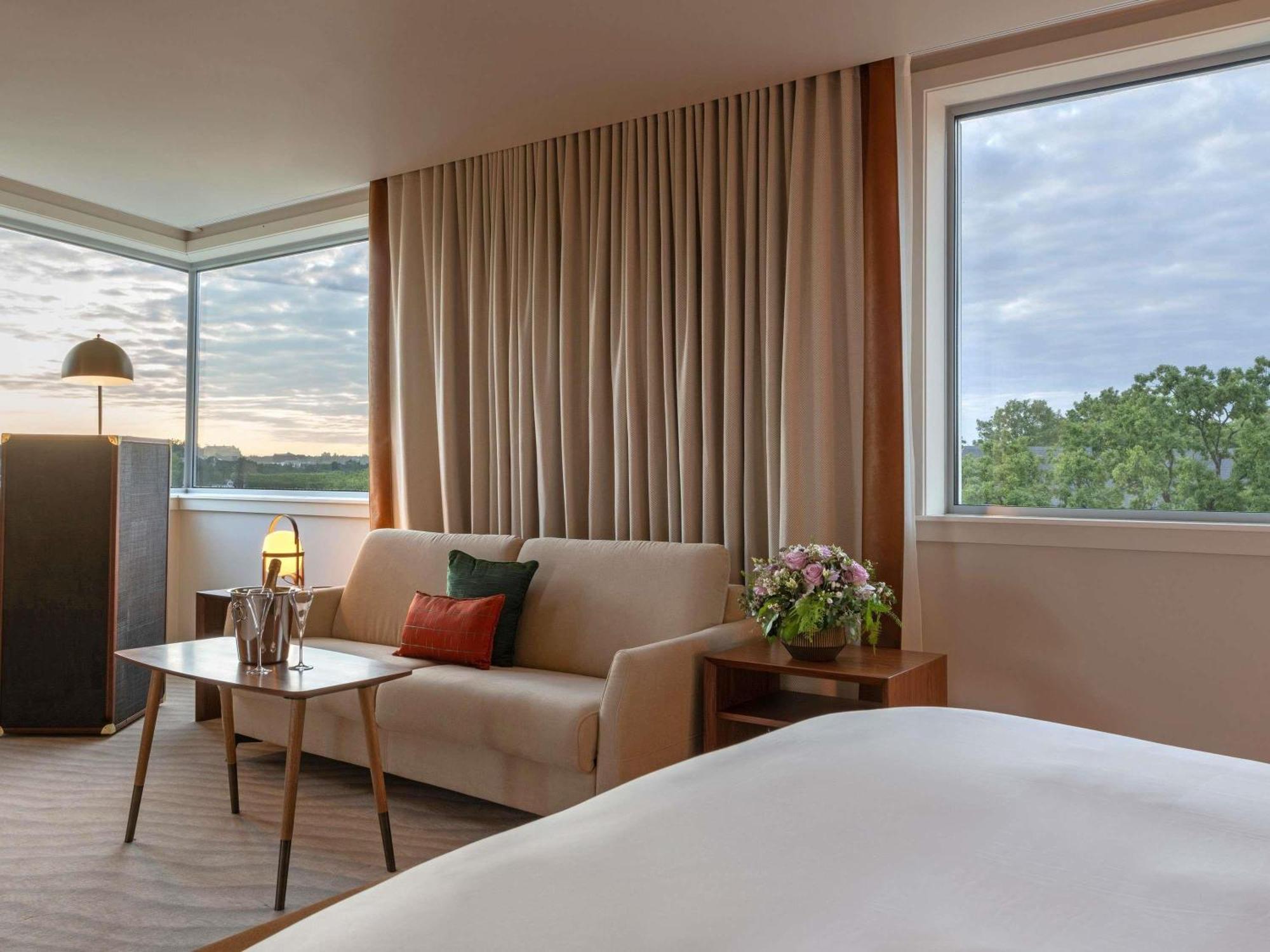 Prestige King Suite with Panoramic View,1742606070:JPEG