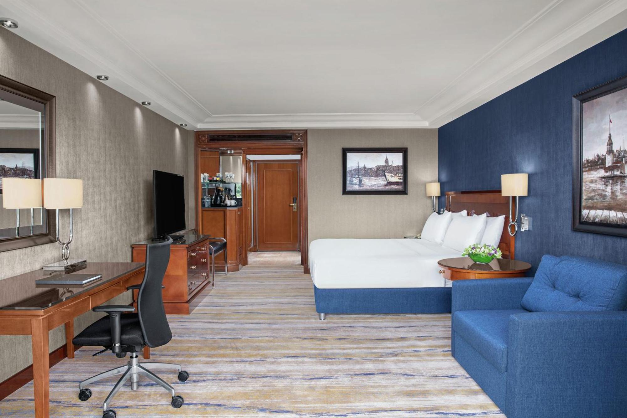 Family Garden Suite with Balcony and Executive Lounge Access