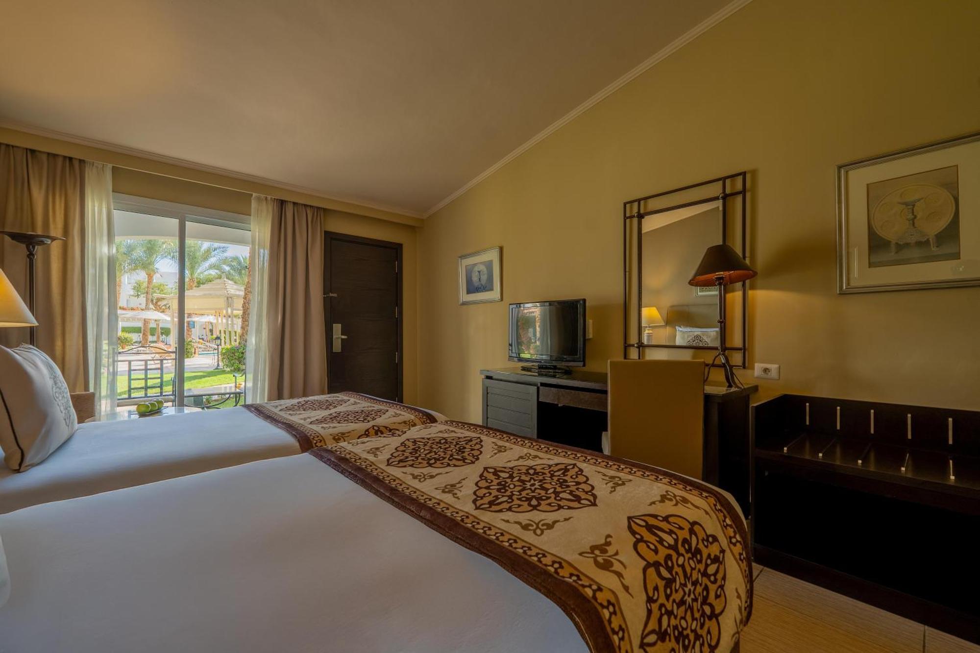 Superior Queen or Twin Bed Garden or Pool View