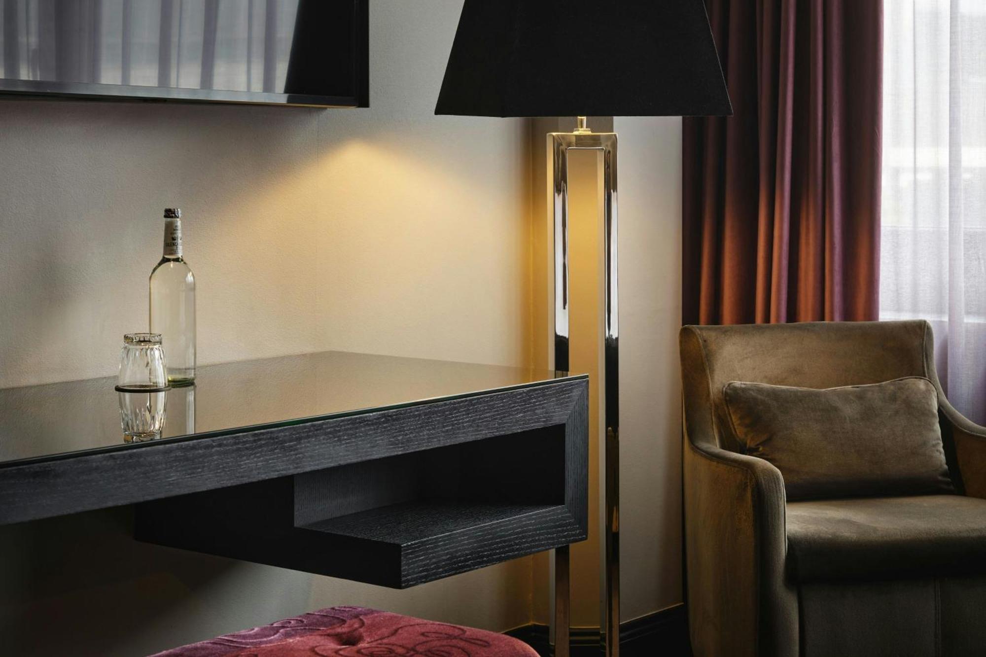 Superior Queen Room City View