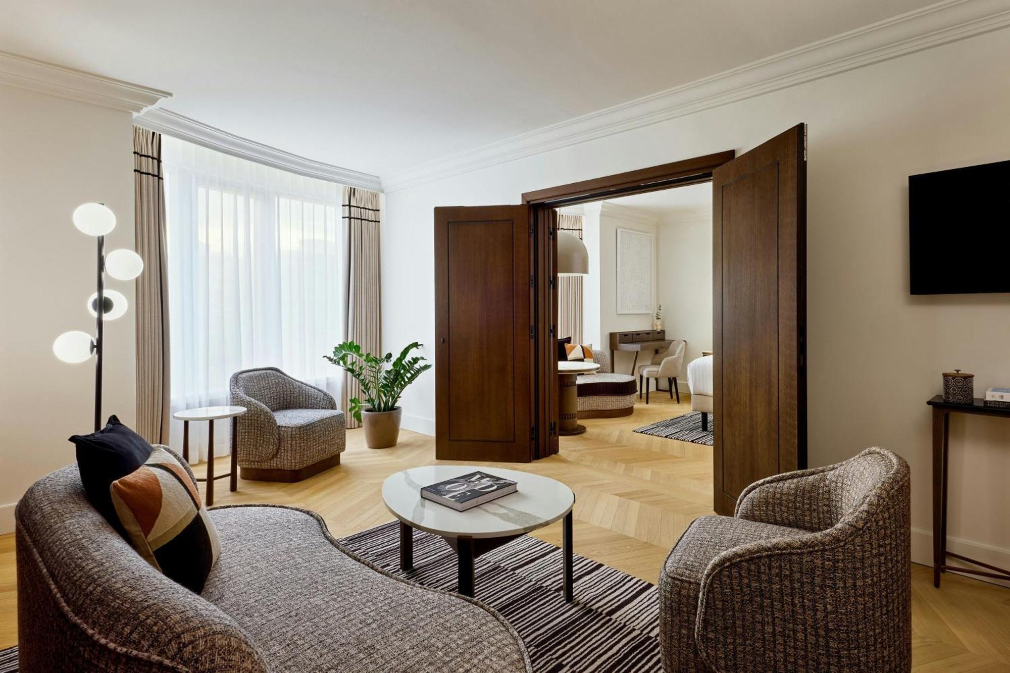 Ambassador Suite met Kingsize Bed