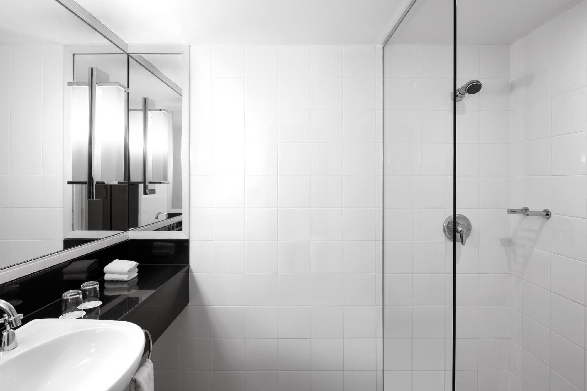 Guest room 1 King Cityscape View
