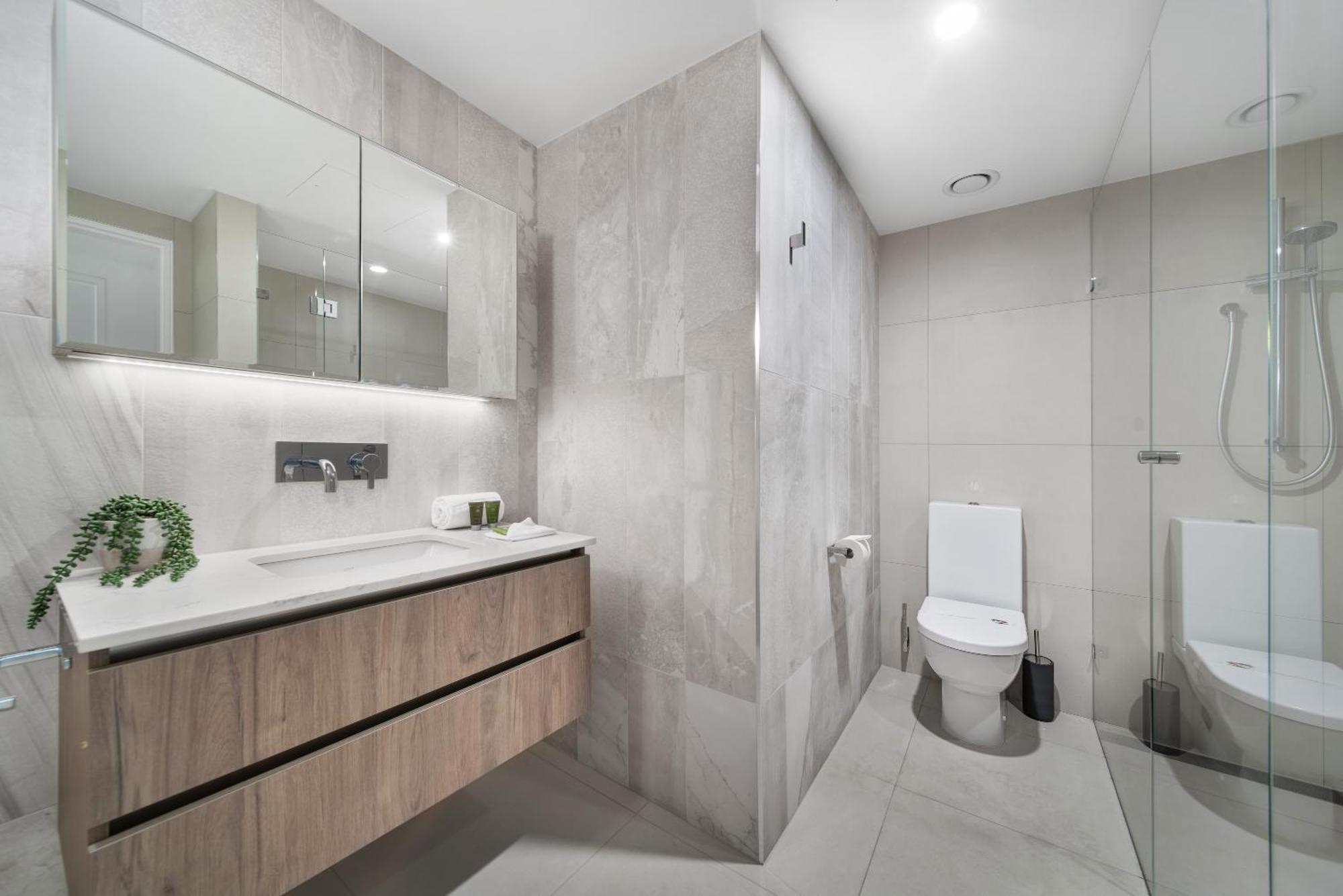 Three-Bedroom Deluxe Apartment