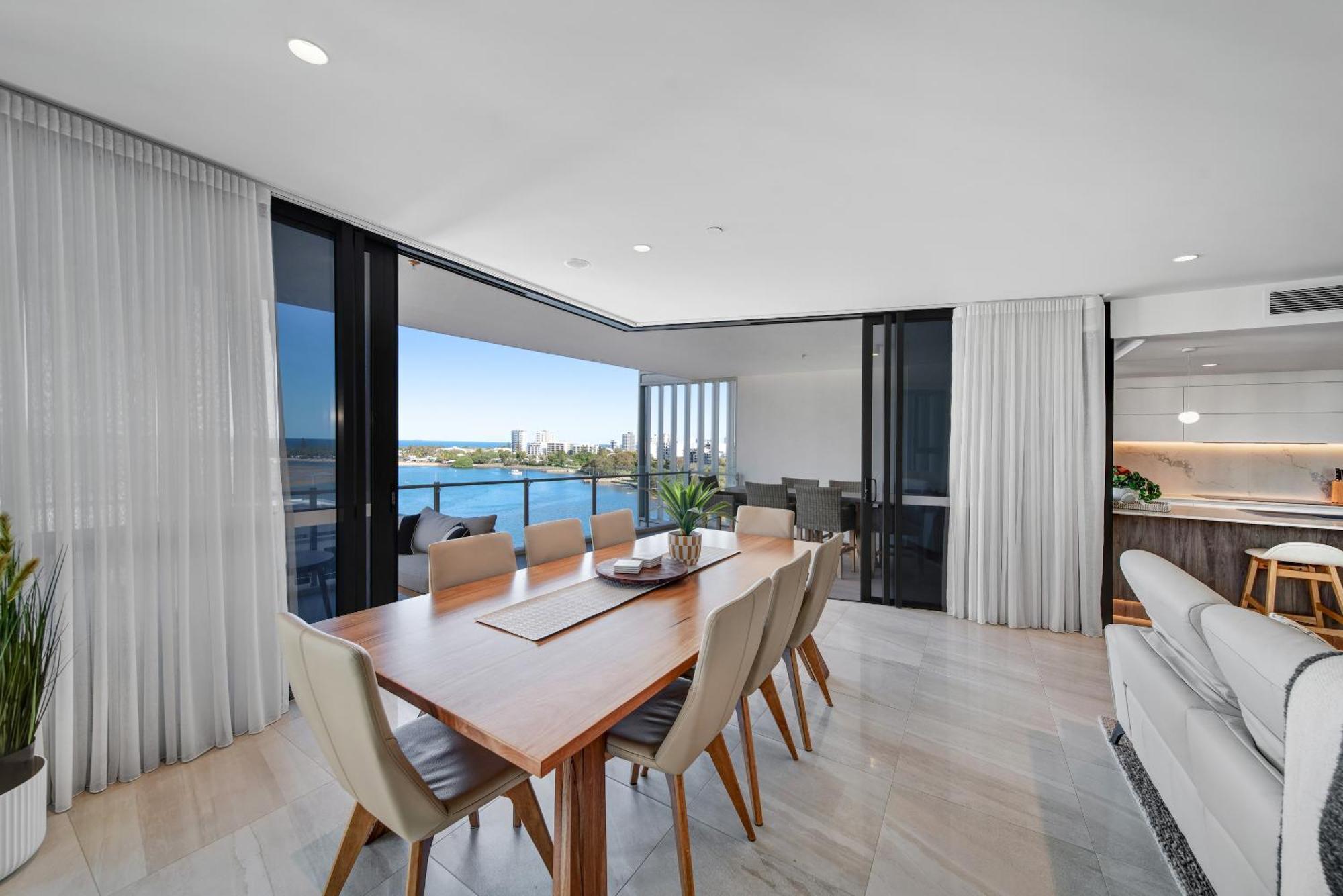 Three-Bedroom Deluxe Apartment