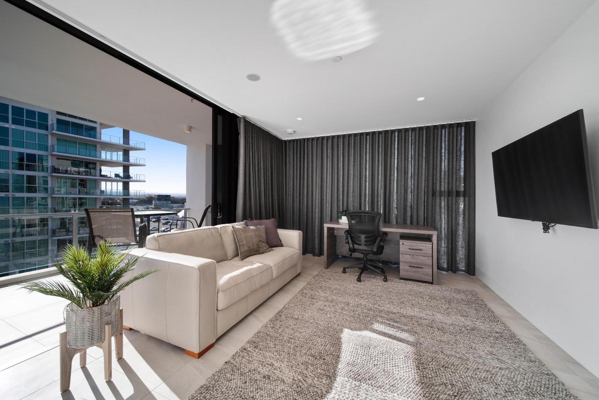 Three-Bedroom Deluxe Apartment