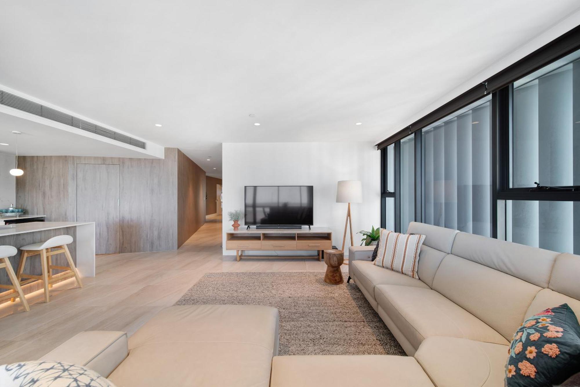 Three-Bedroom Deluxe Apartment