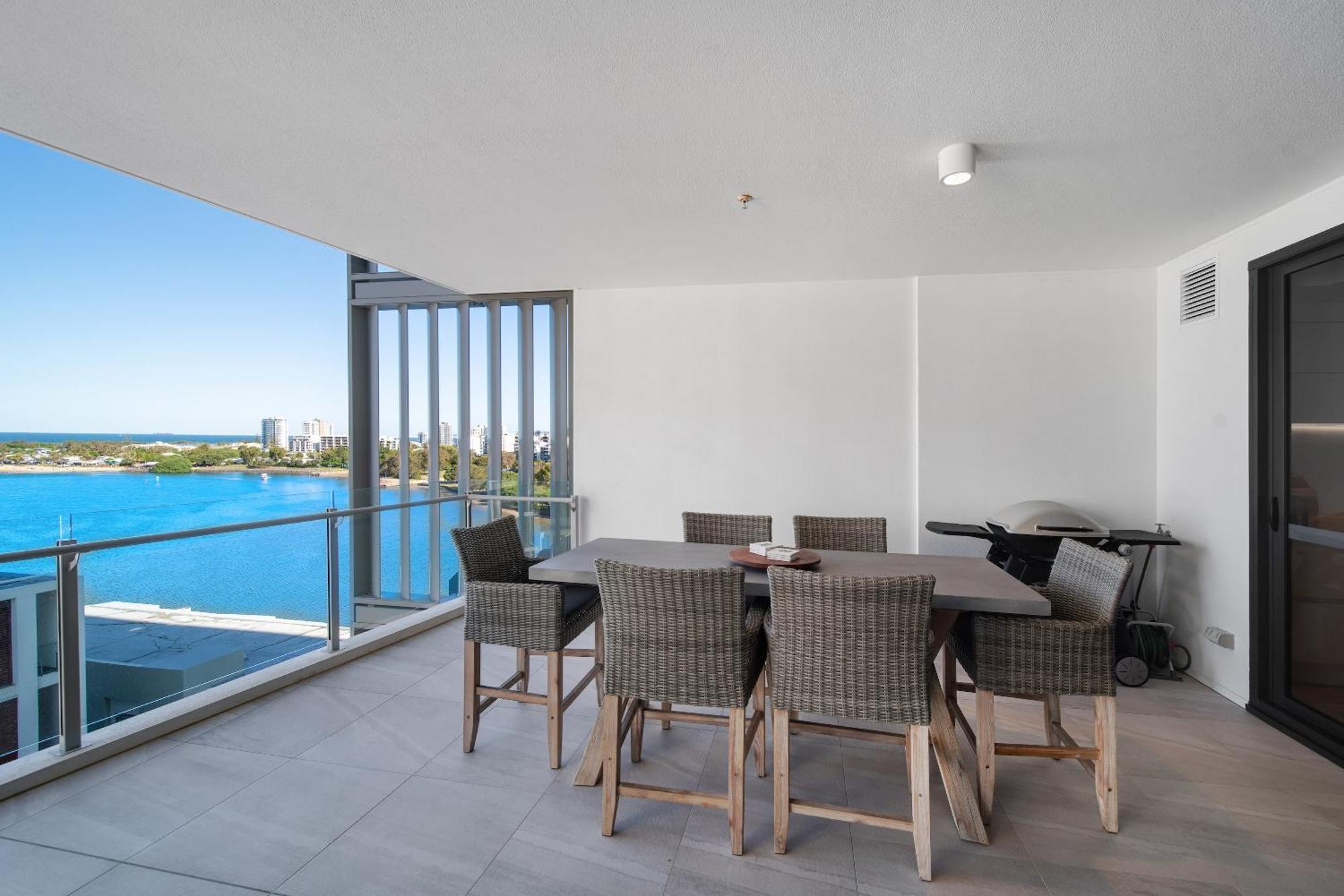 Three-Bedroom Deluxe Apartment