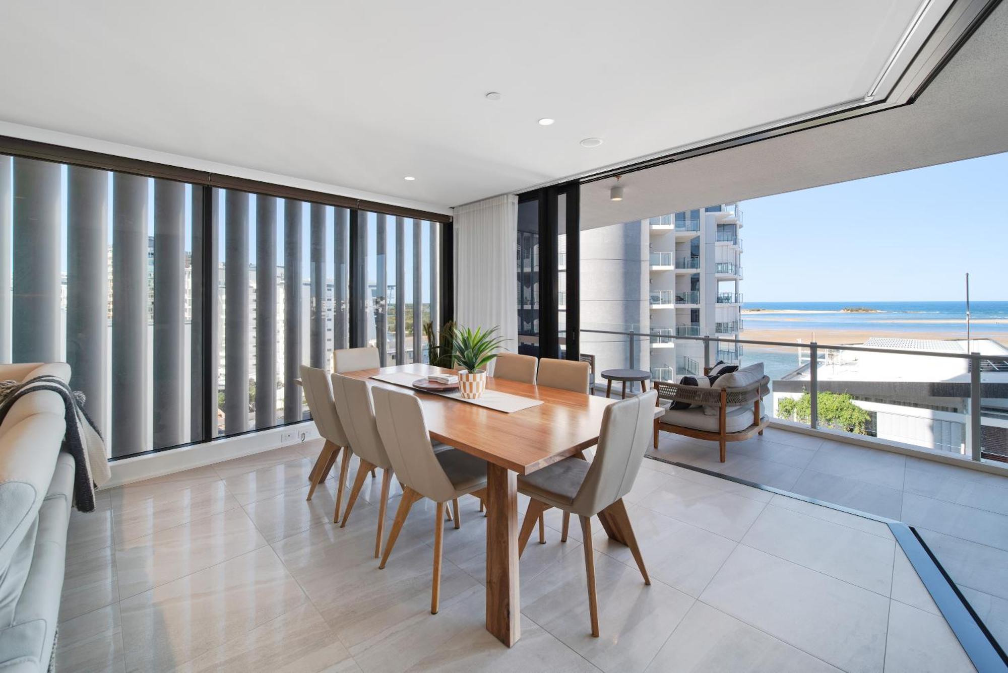 Three-Bedroom Deluxe Apartment