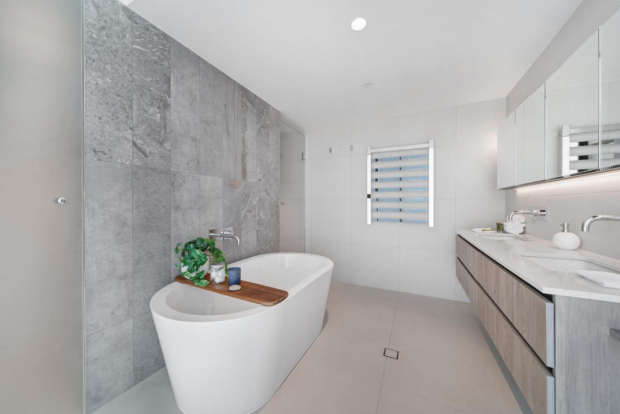 Three-Bedroom Deluxe Apartment