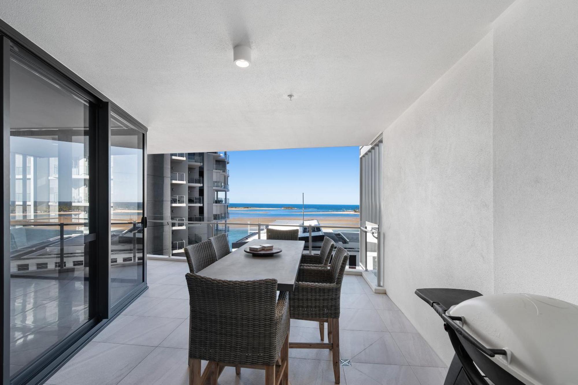 Three-Bedroom Deluxe Apartment