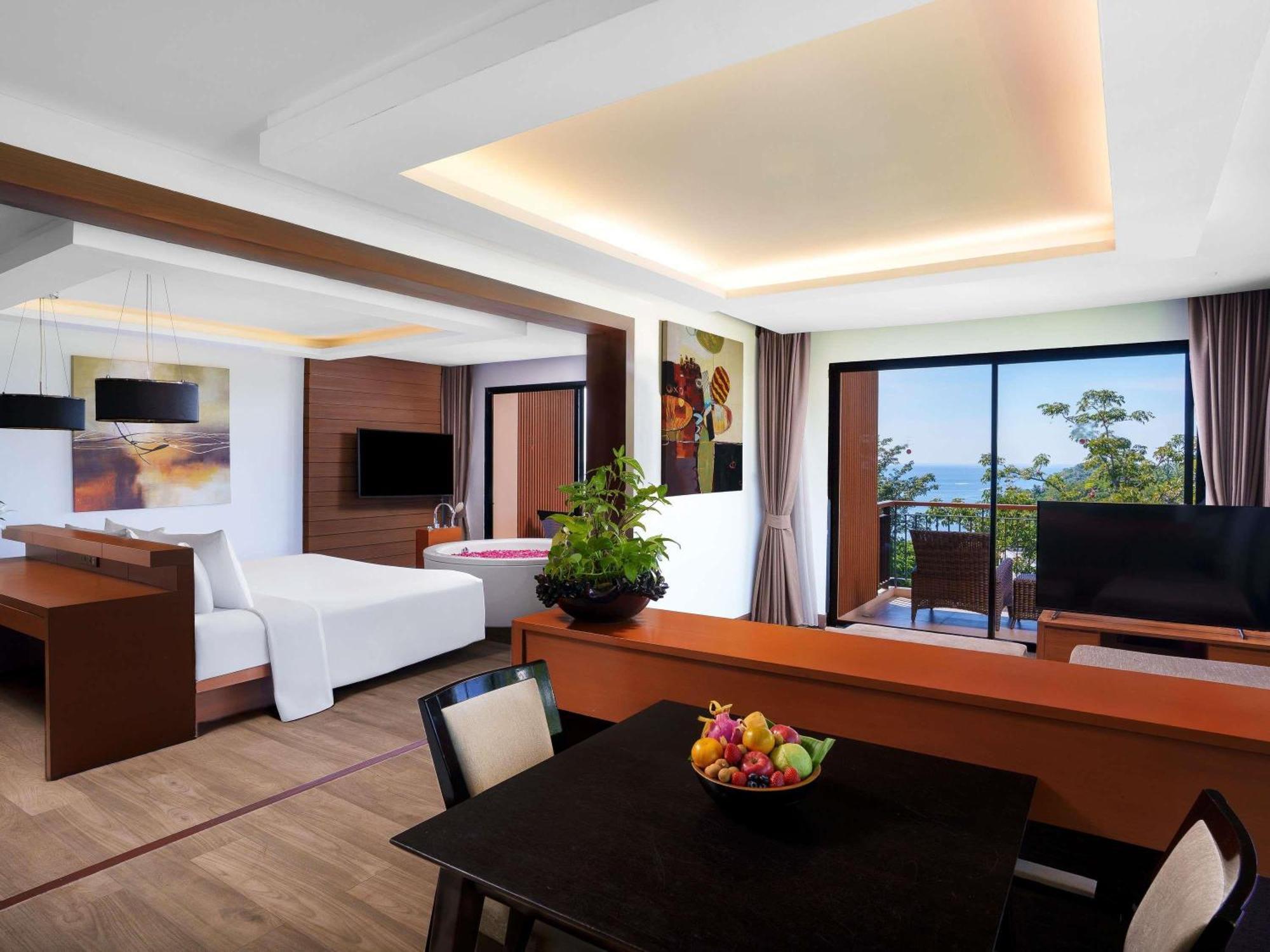Family King Suite Sea View Balcony